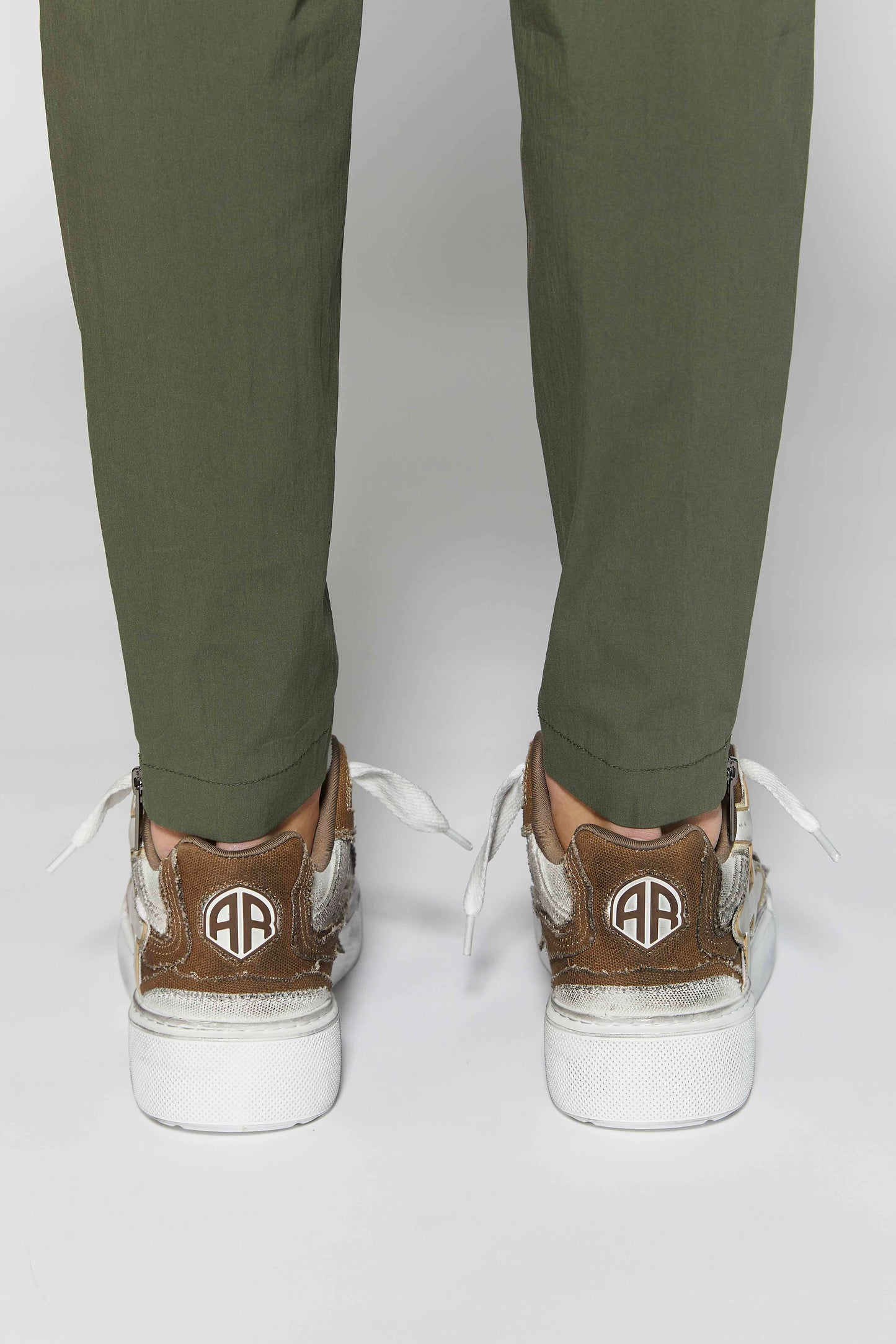 Backdoor Canvas White Brown