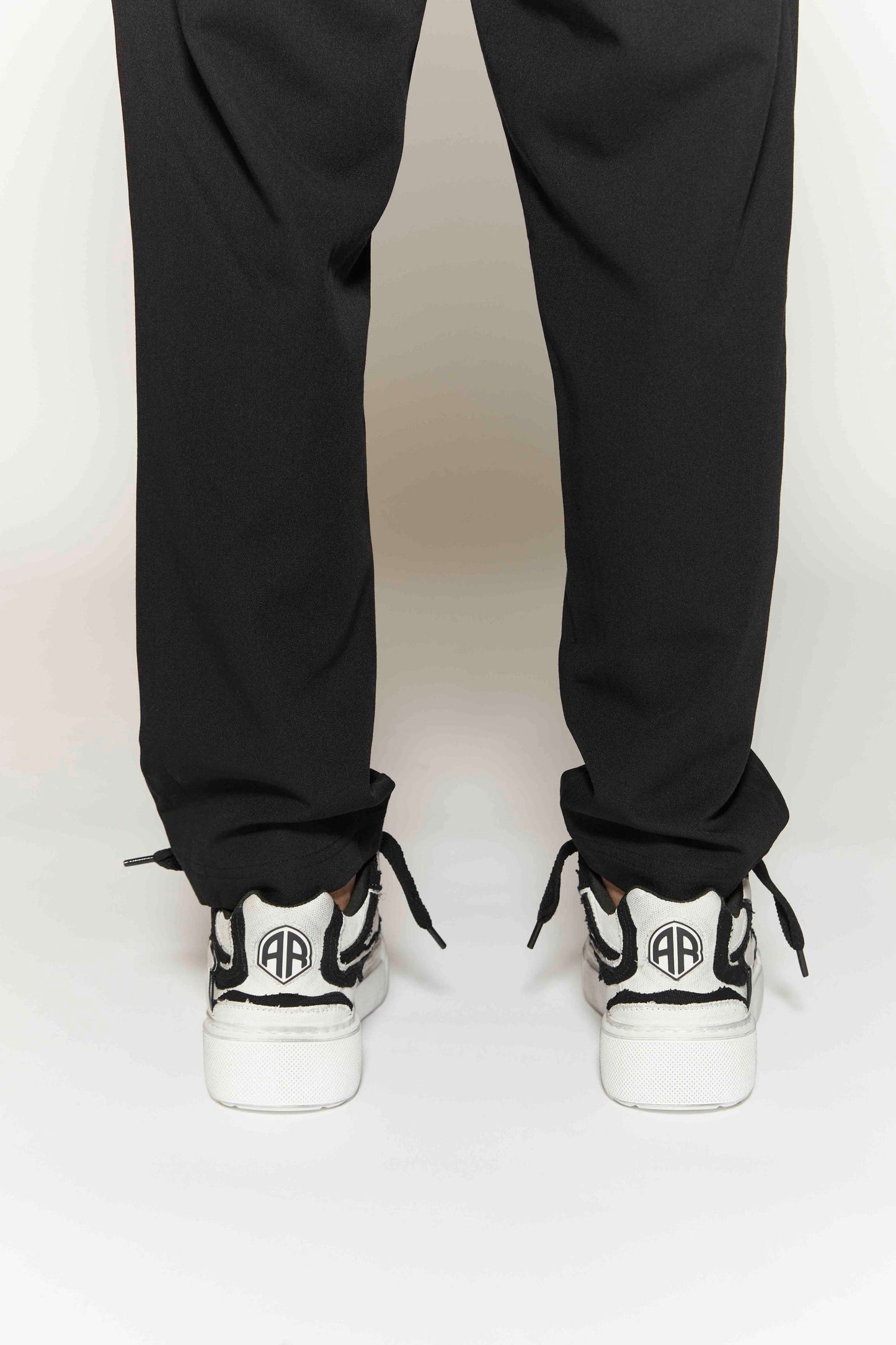 Backdoor Canvas White Black