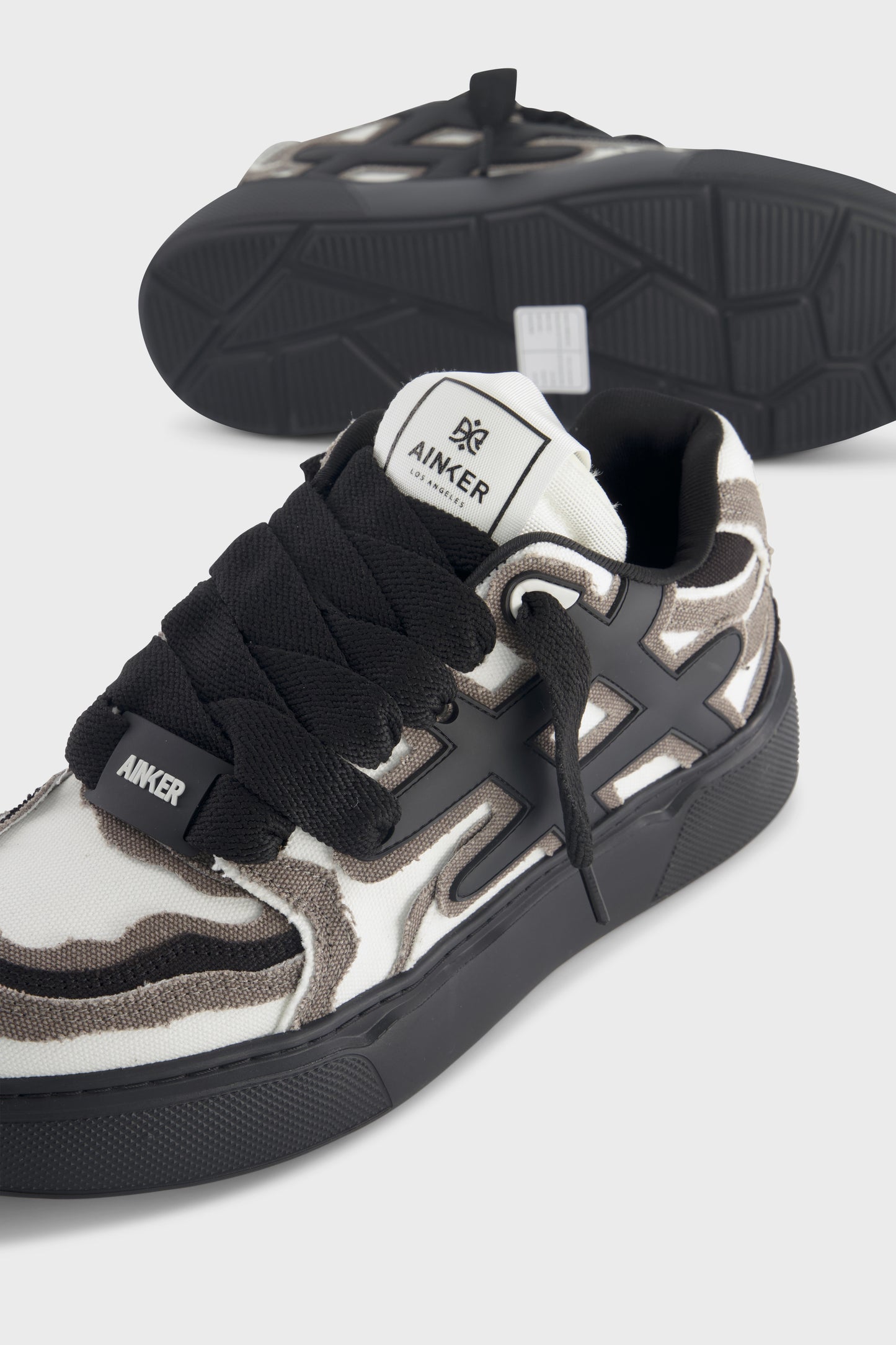 Backdoor Canvas BWDM