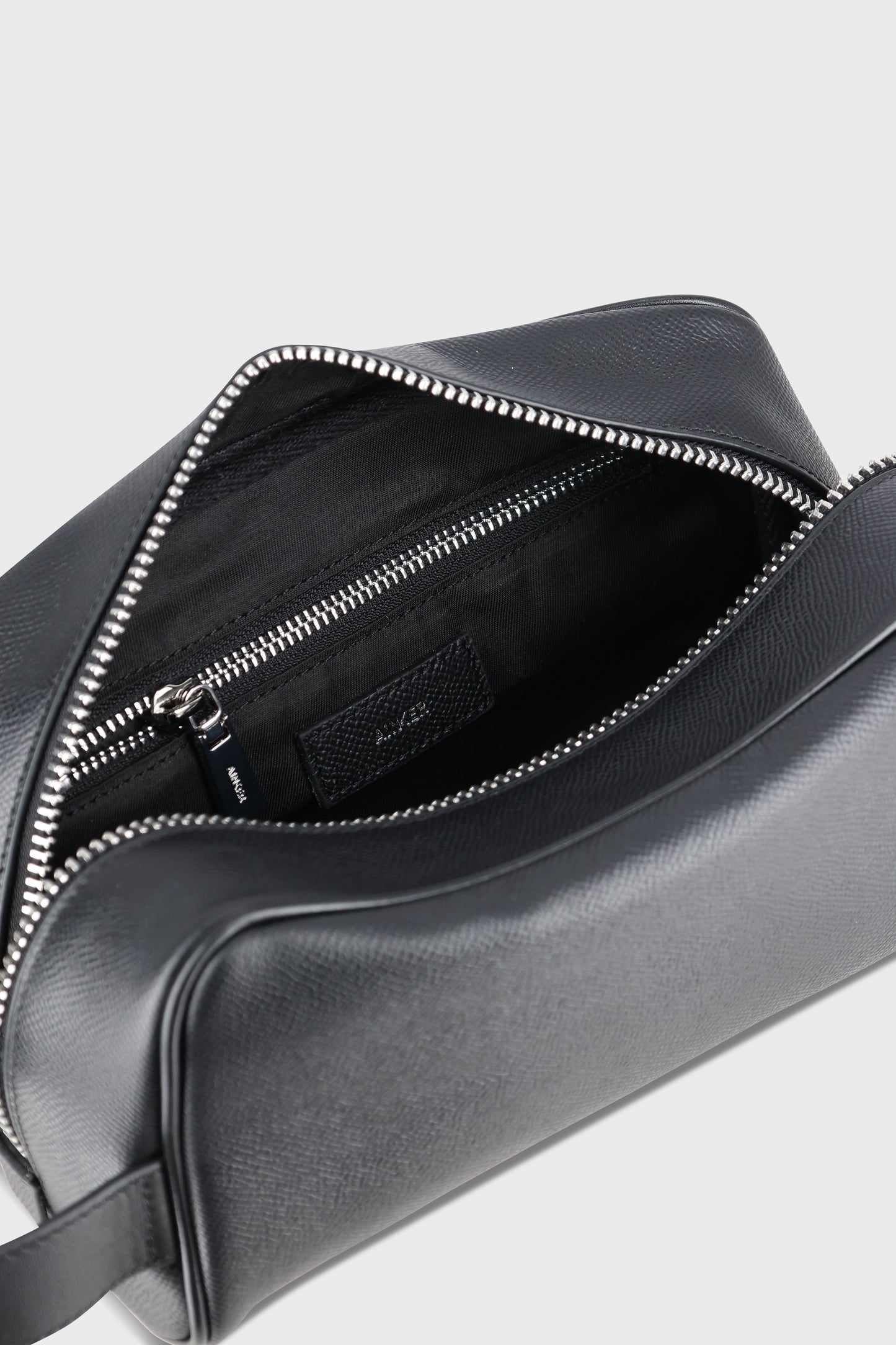 Black 866 Studio Pouch Bag