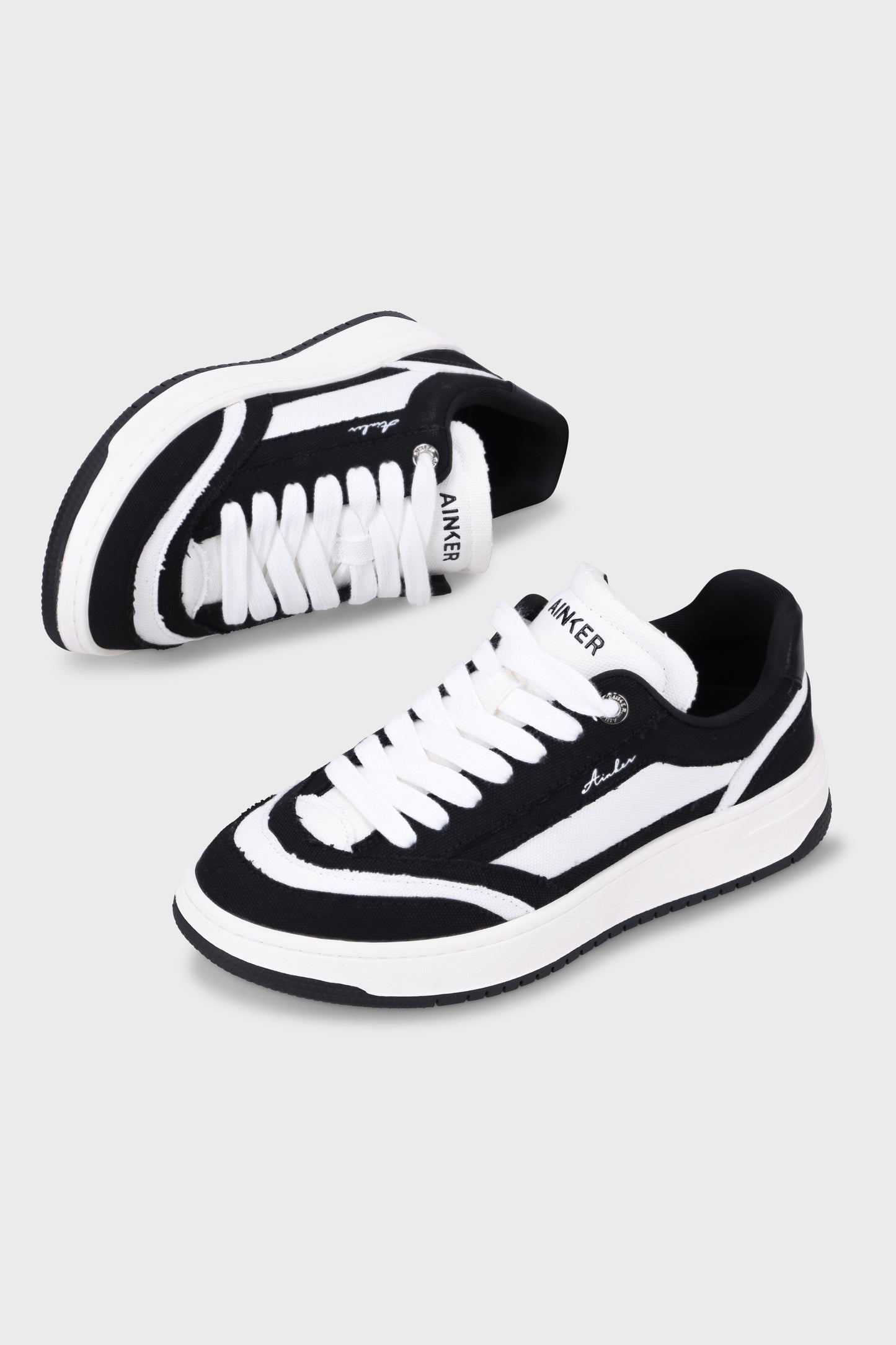 Slide Canvas Black White