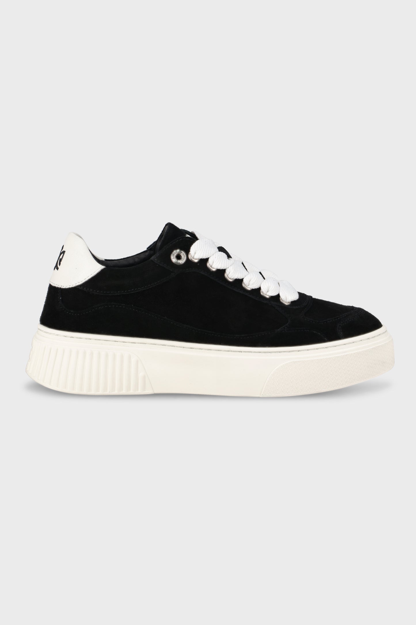 Star Line Suede Black
