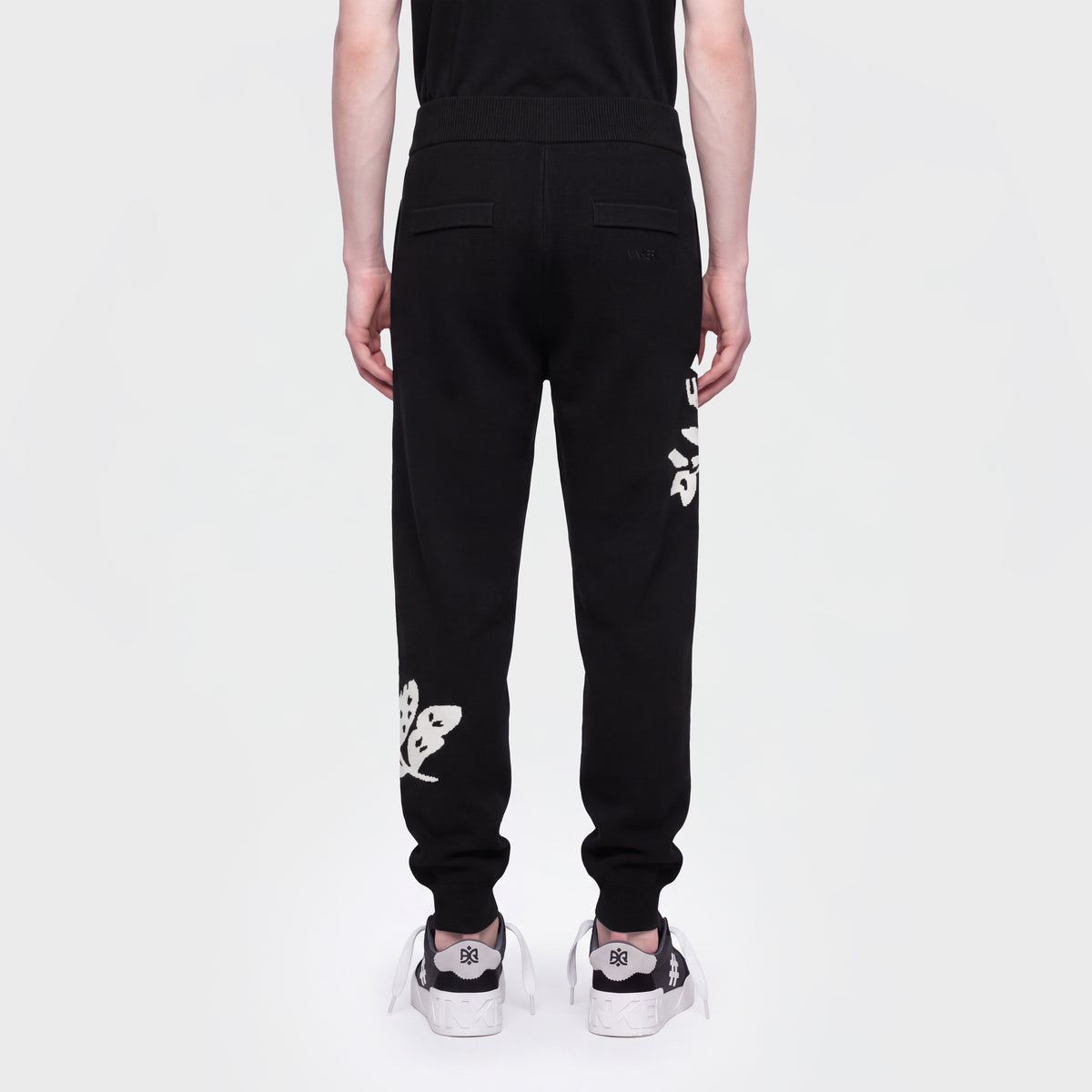 1127 Black Knit Pant
