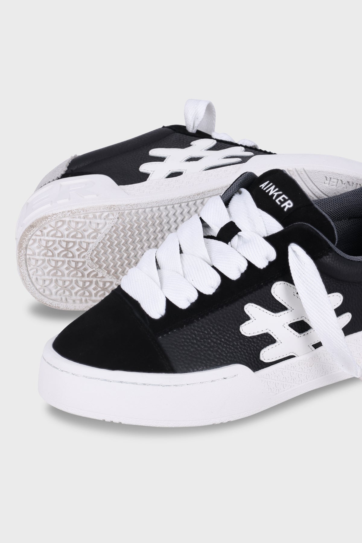 Skate Line Leather Black