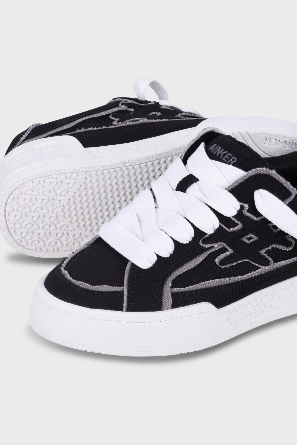 Skate Line Canvas Black