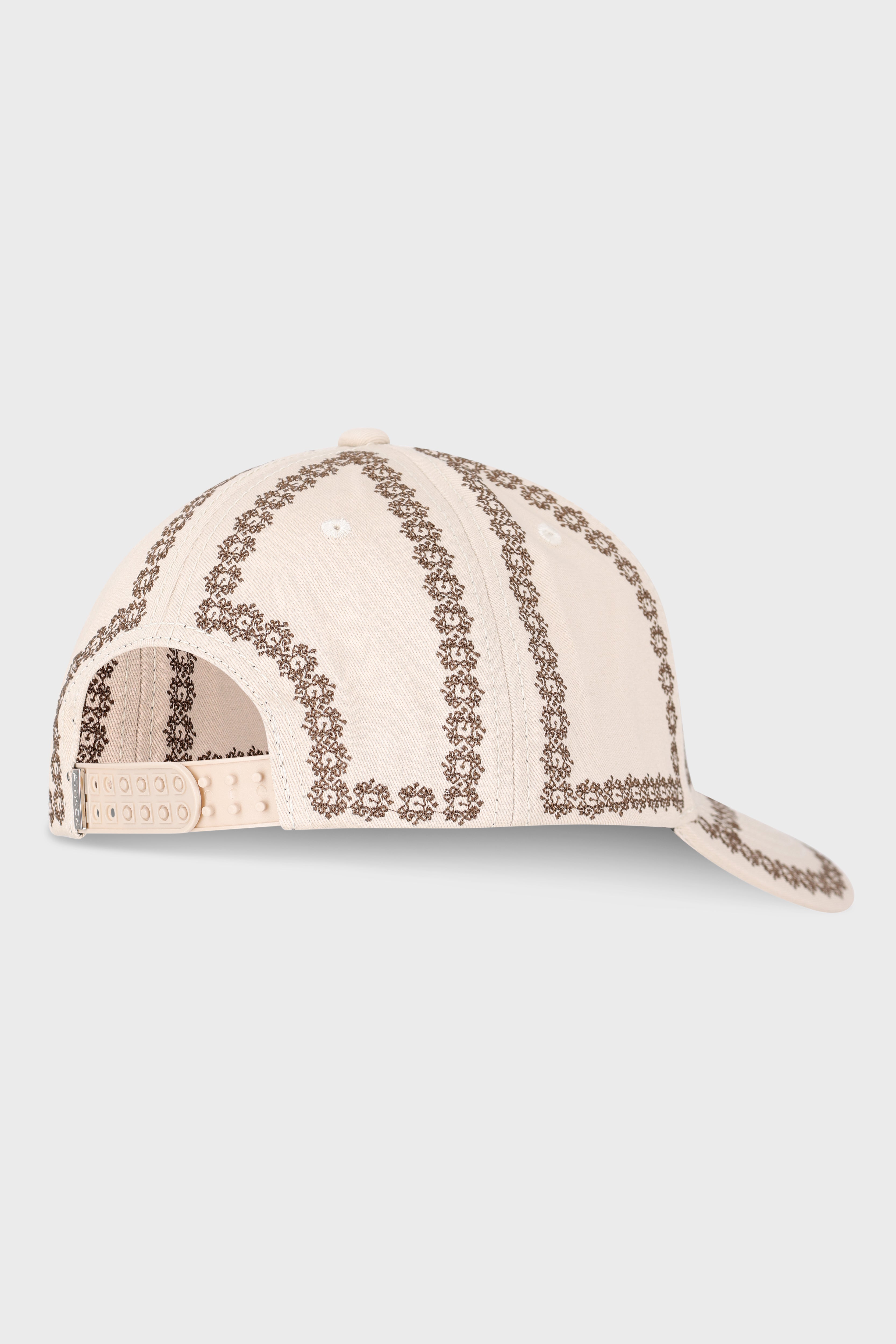 685 Off-White Hat
