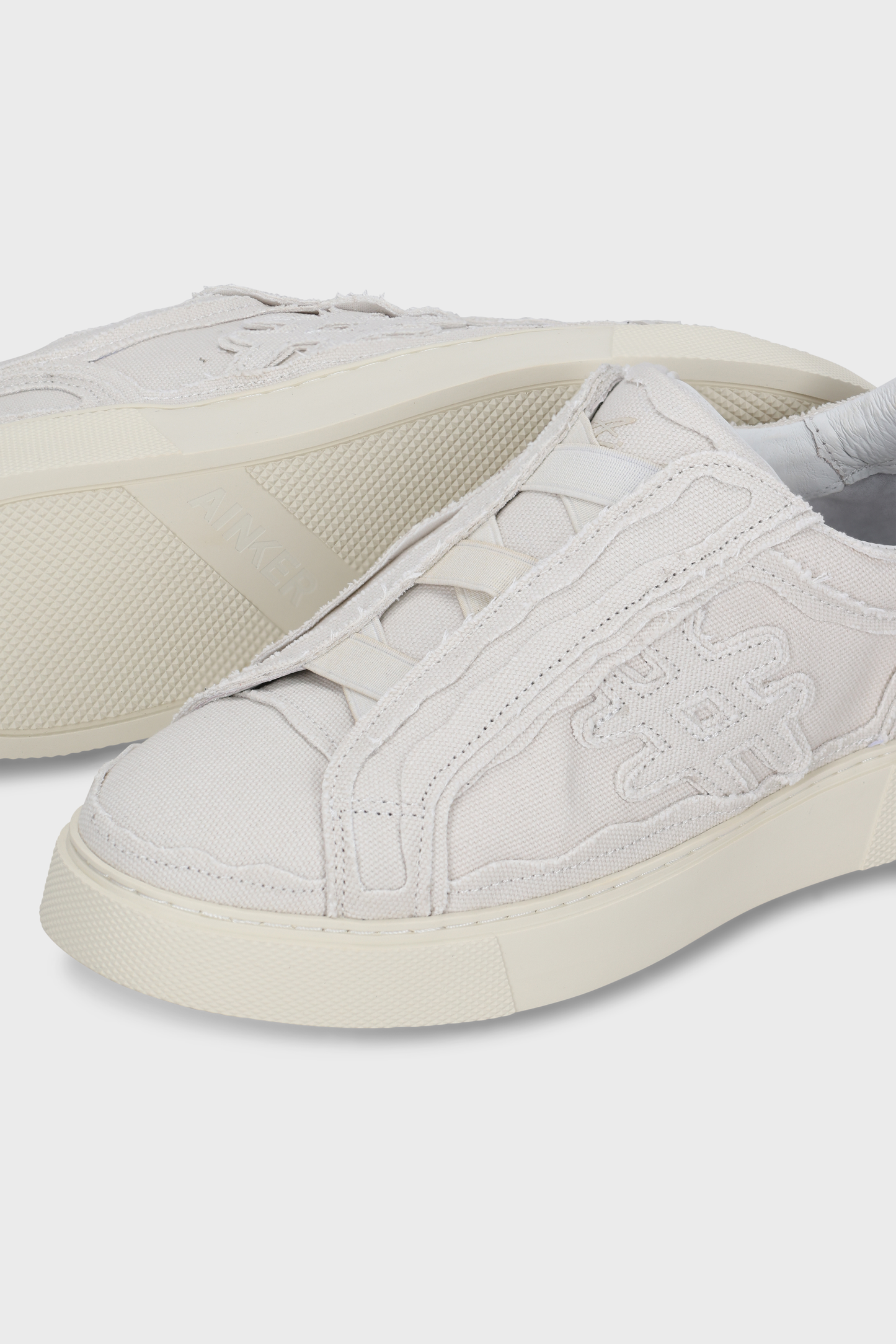 Pivot Cross Off-White