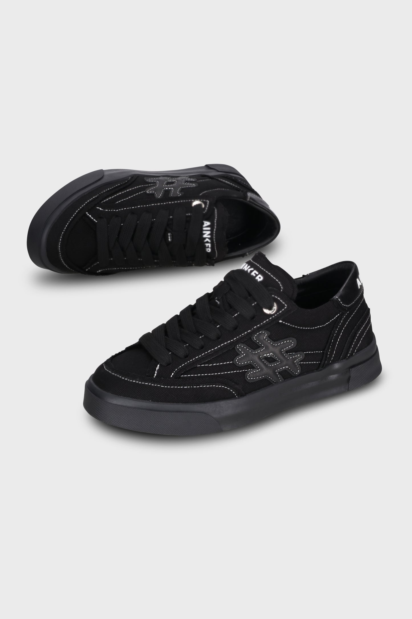 Super Star Canvas Black