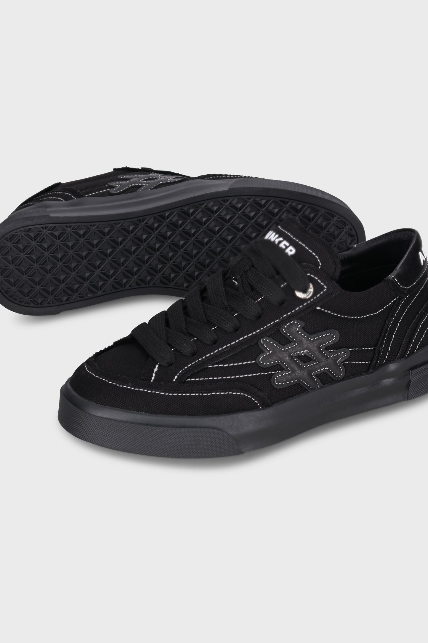 Super Star Canvas Black