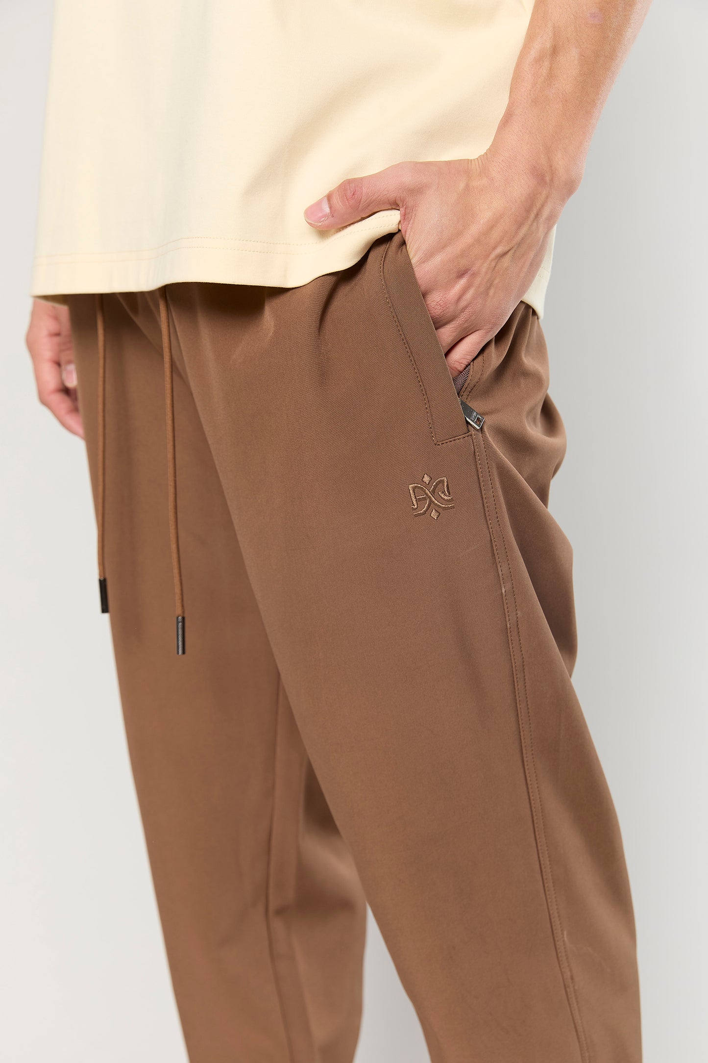 Jogger 831 Brown Pants