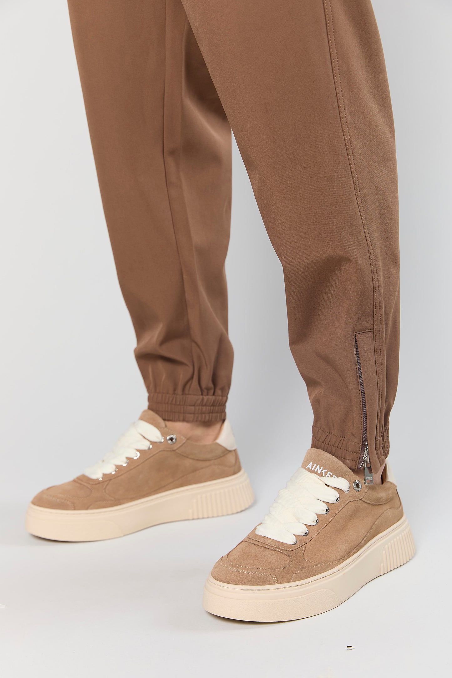 Jogger 831 Brown Pants