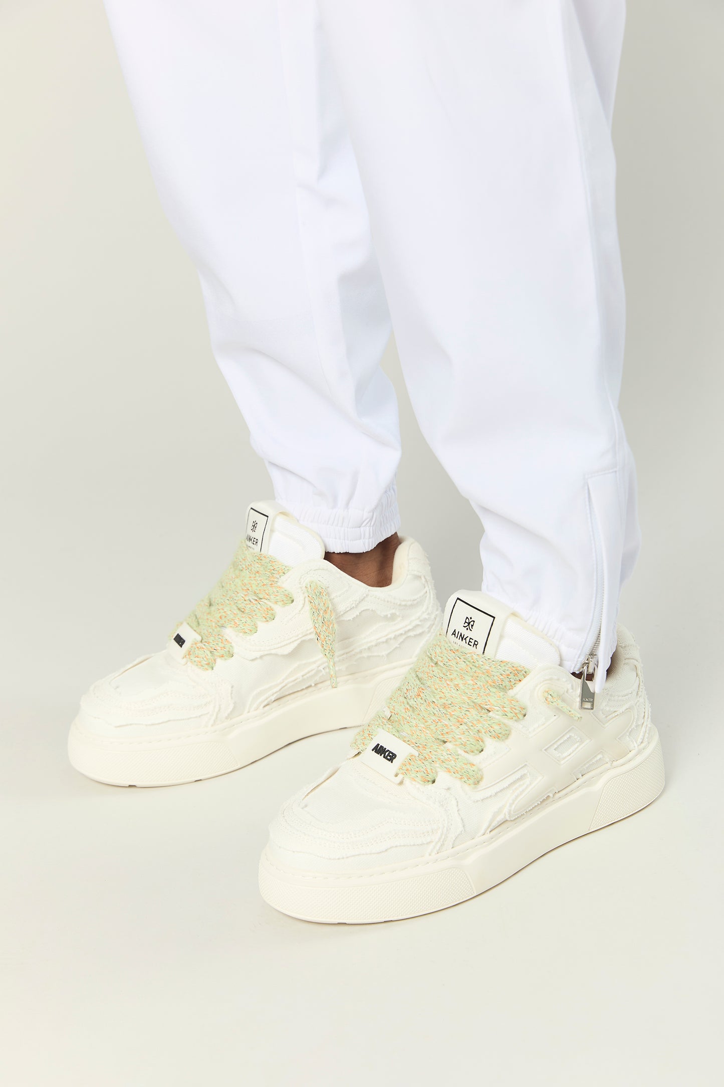 Backdoor Canvas White