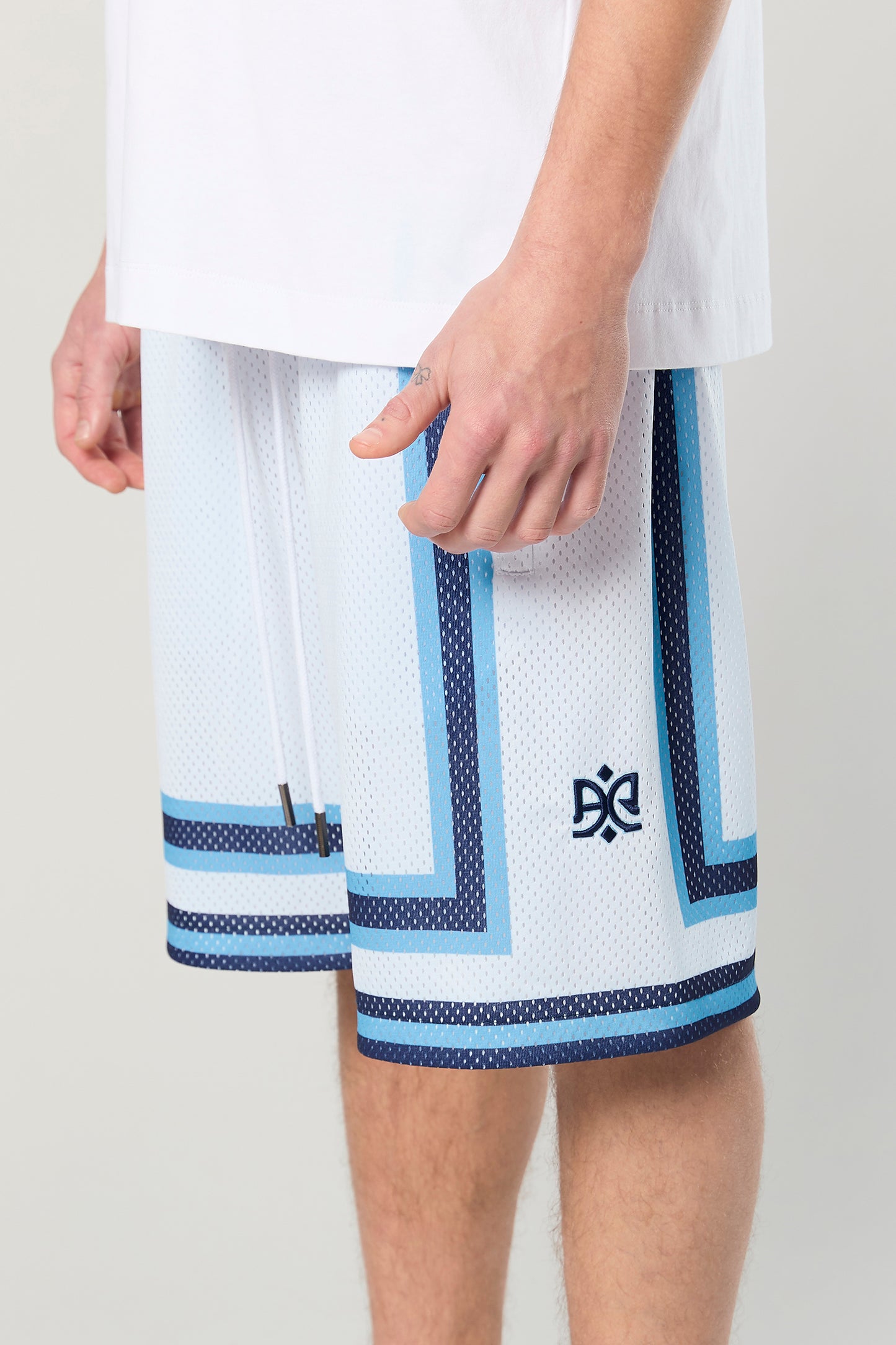 BB 712 White/Blue Short Pant