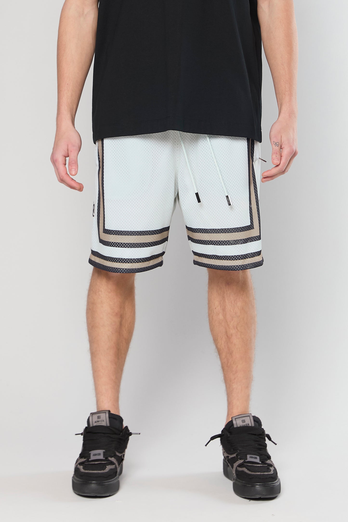 BB 712 Off-White Short Pant
