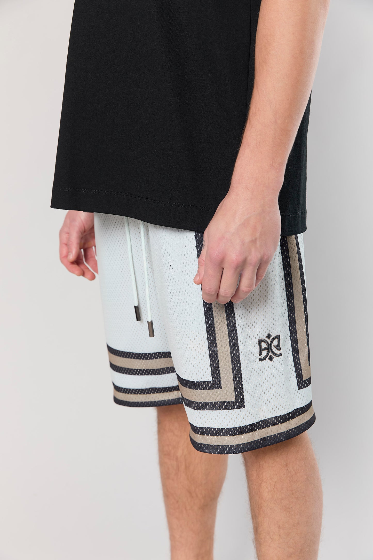BB 712 Off-White Short Pant