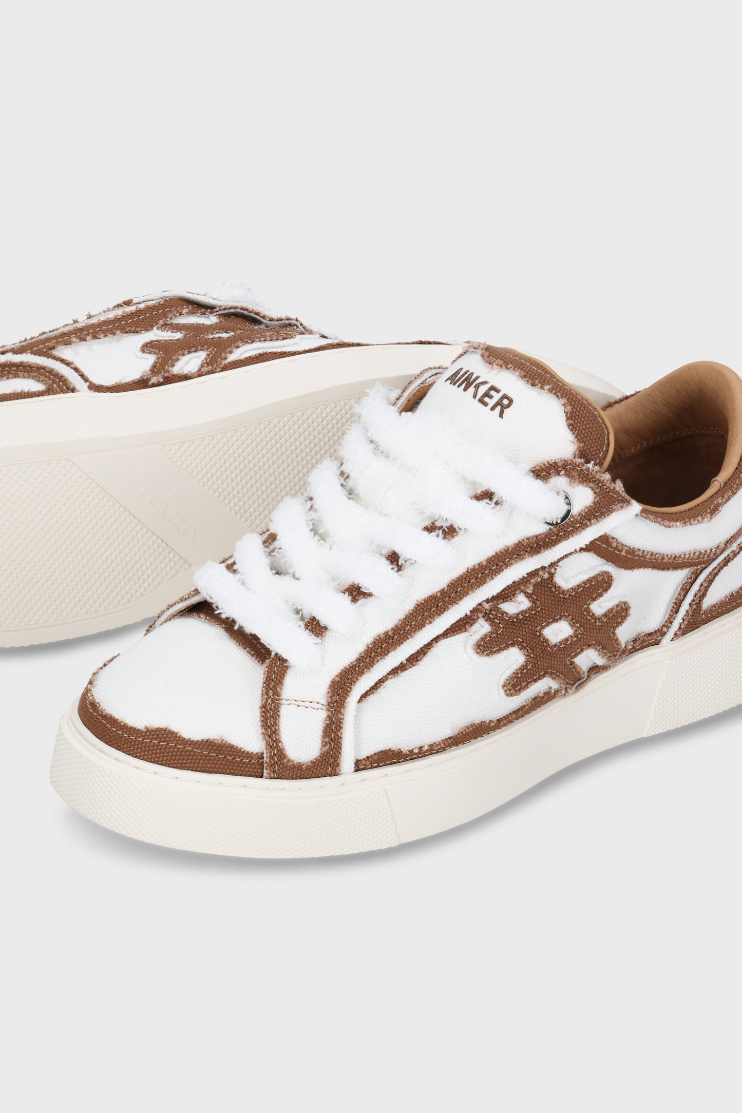 Pivot White/Brown Canvas