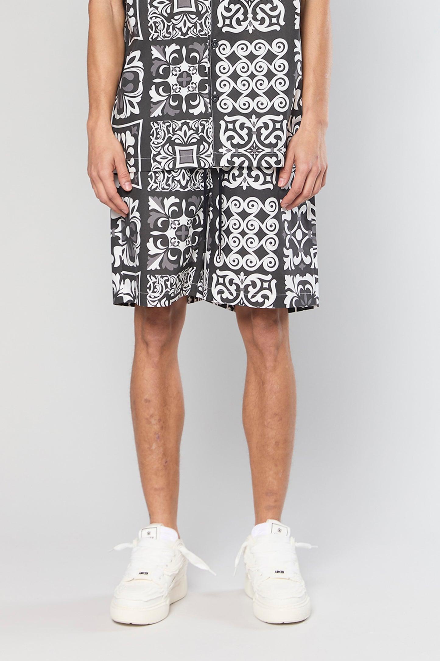 Cotton Poplin 840 Black Short