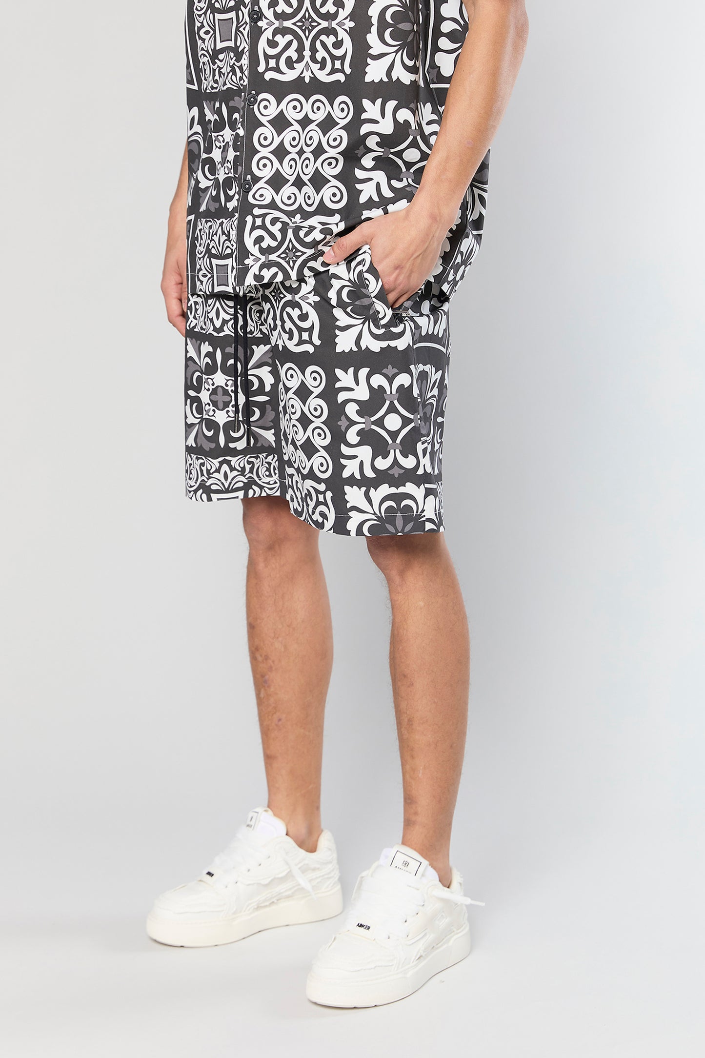 Cotton Poplin 840 Black Short