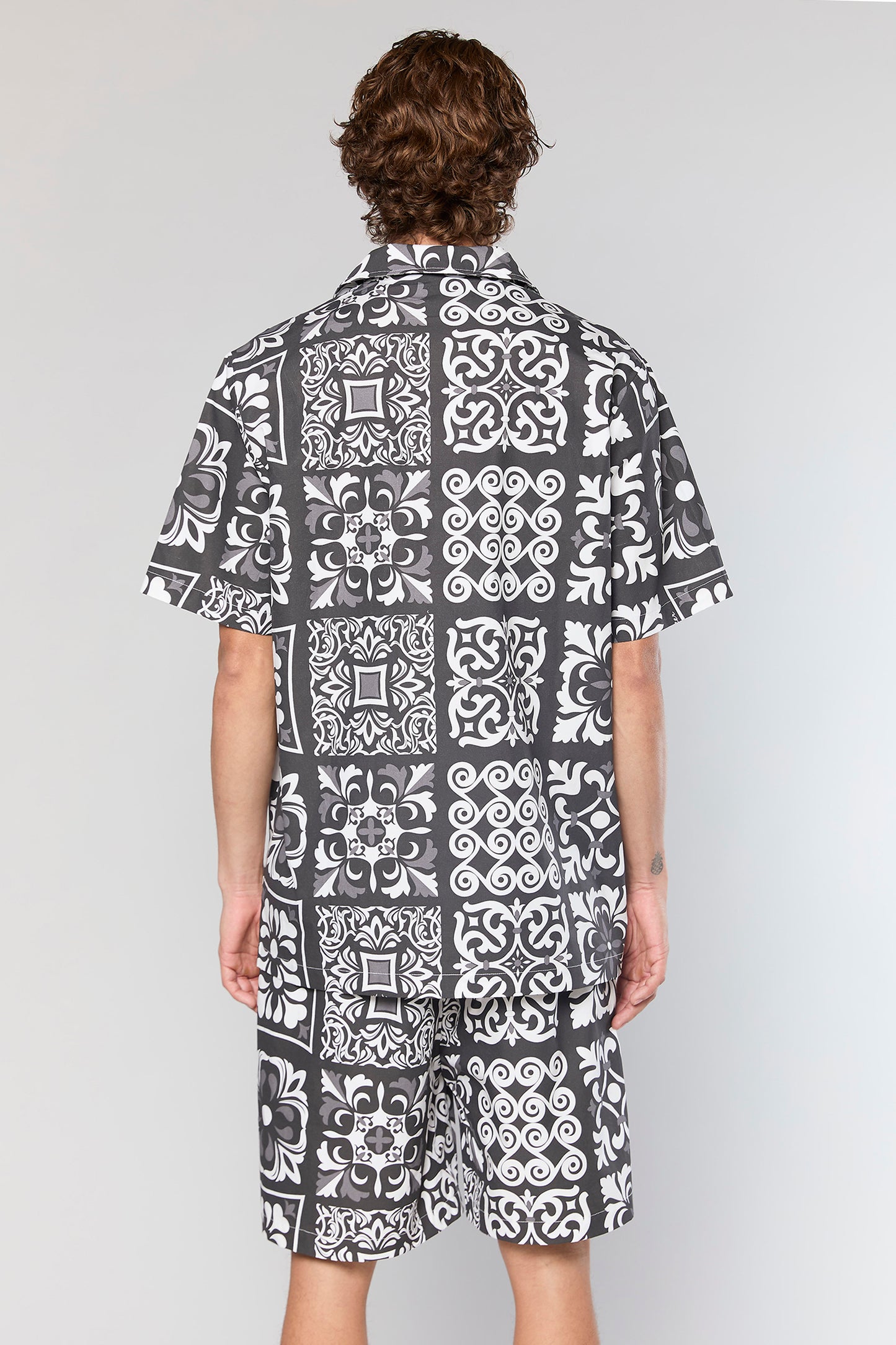 Cotton Poplin 840 Black Short