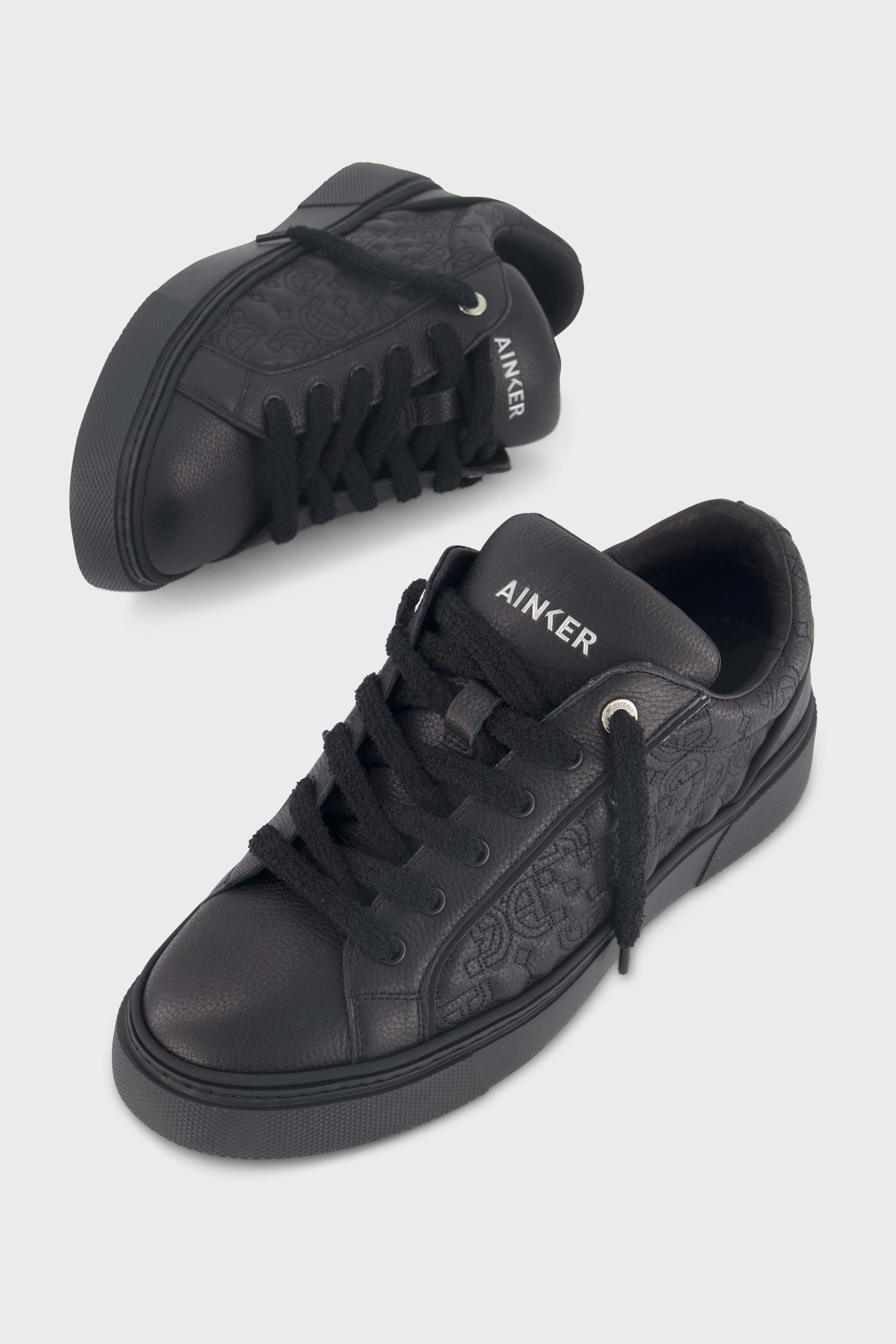 Pivot Black Leather