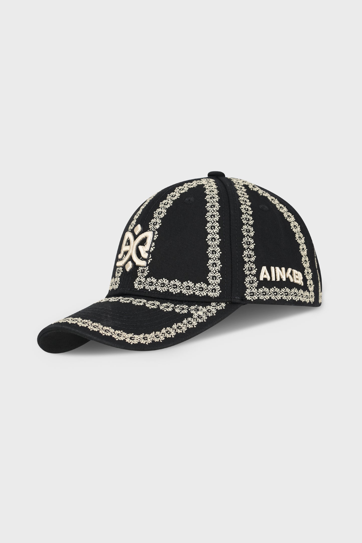 685 Black/White Hat