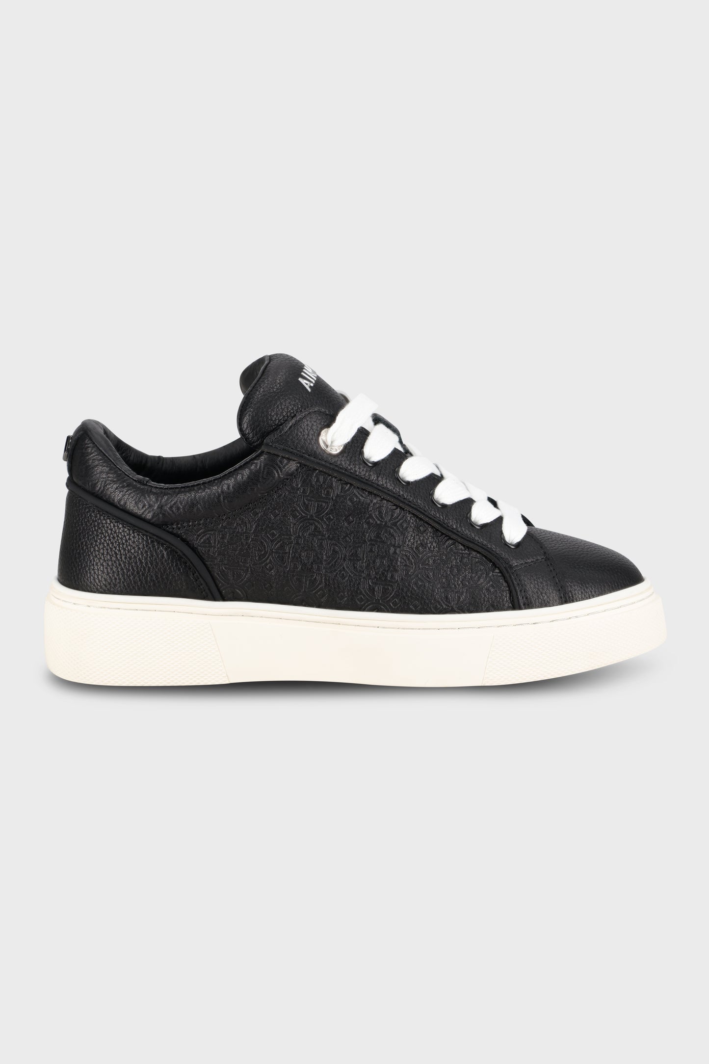 Pivot White/Black Leather