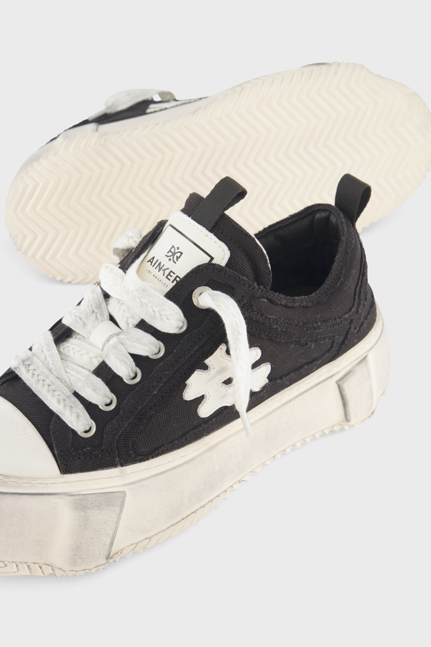 Round Ball Canvas Black