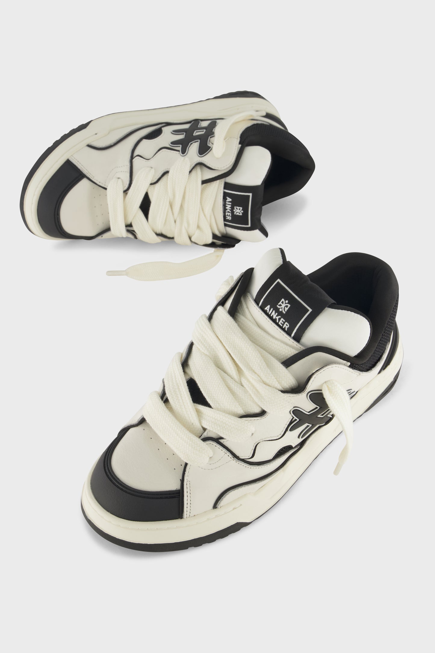 Baseline Leather Black/White