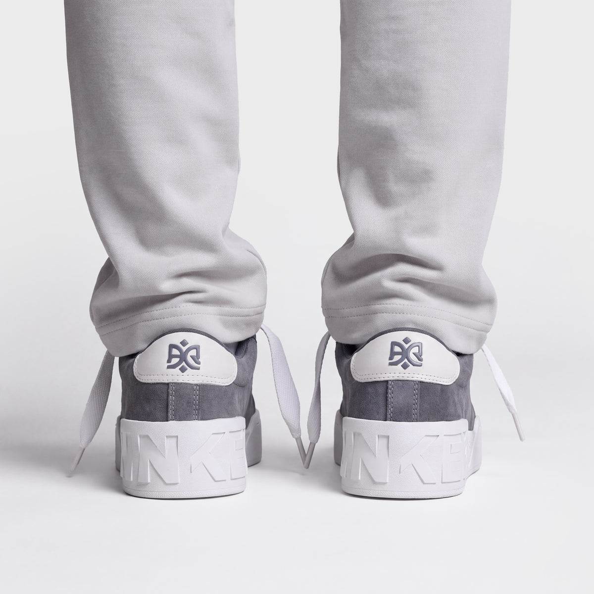 Skate Line Suede Gray