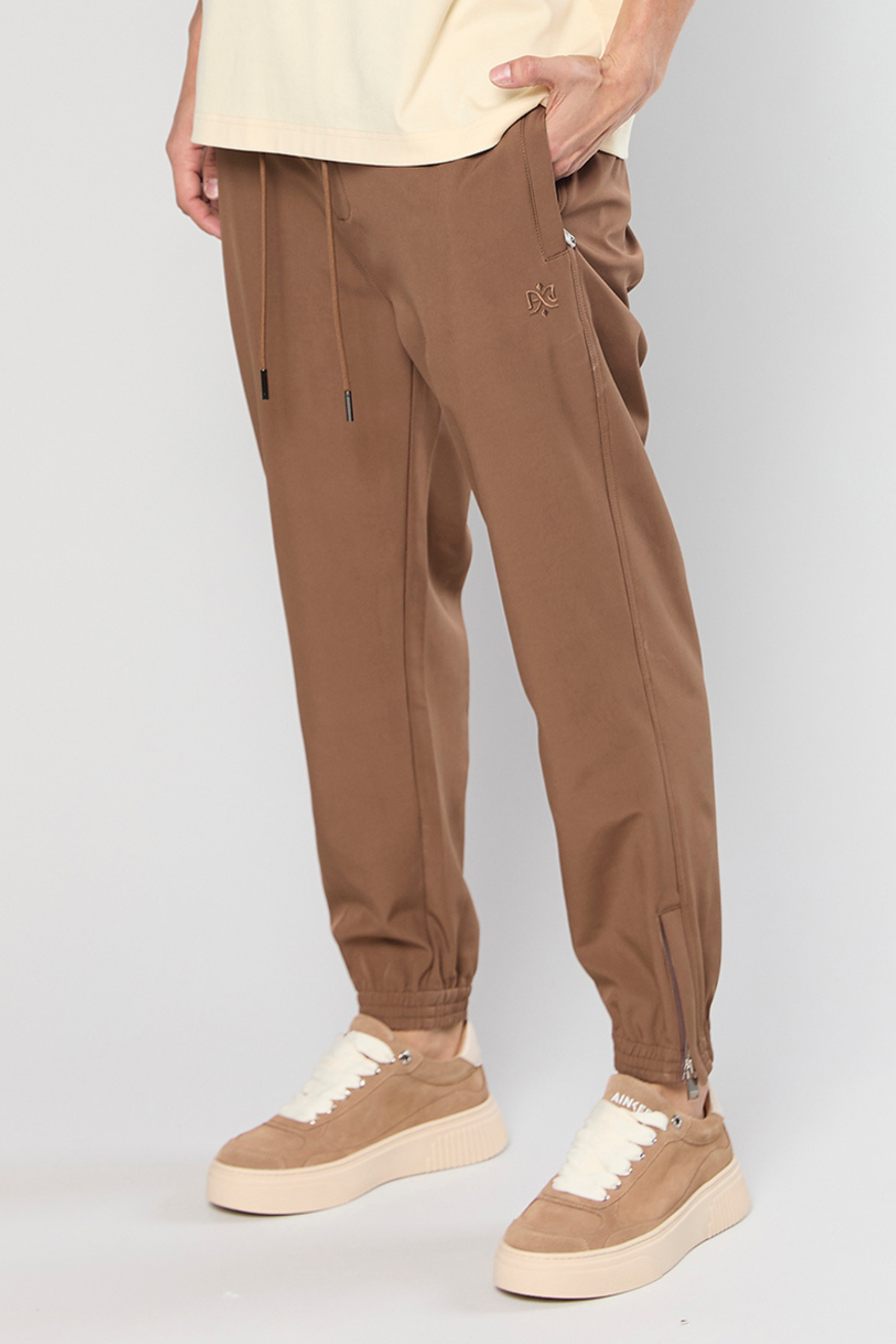 Jogger 831 Brown Pants