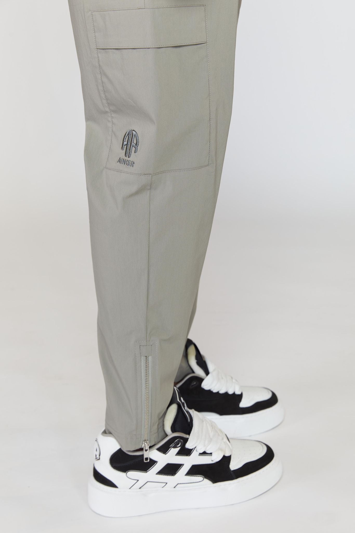 GRAY STRAIGHT ZIPPER PANTS