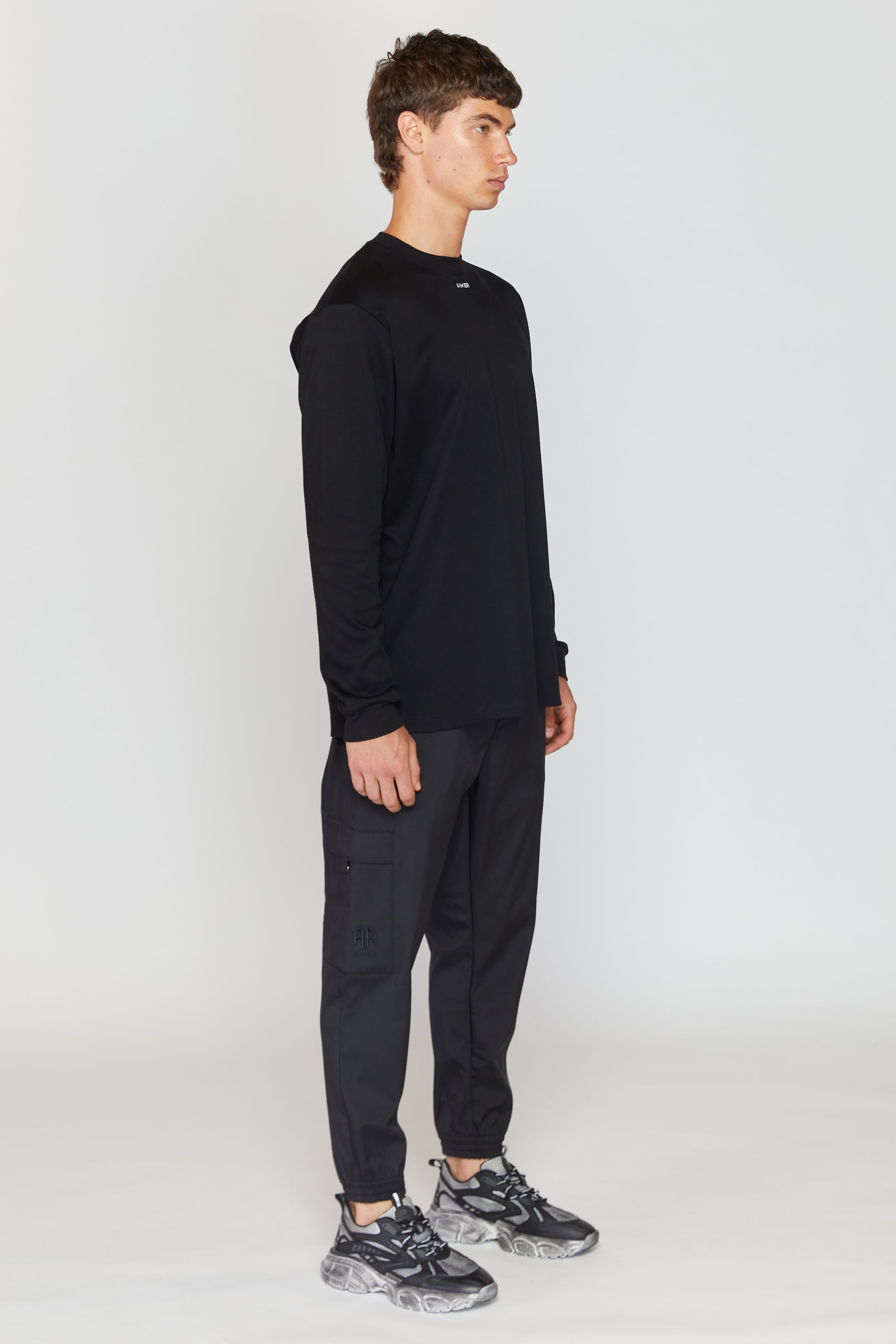 AINKER BLACK LONG T-SHIRT