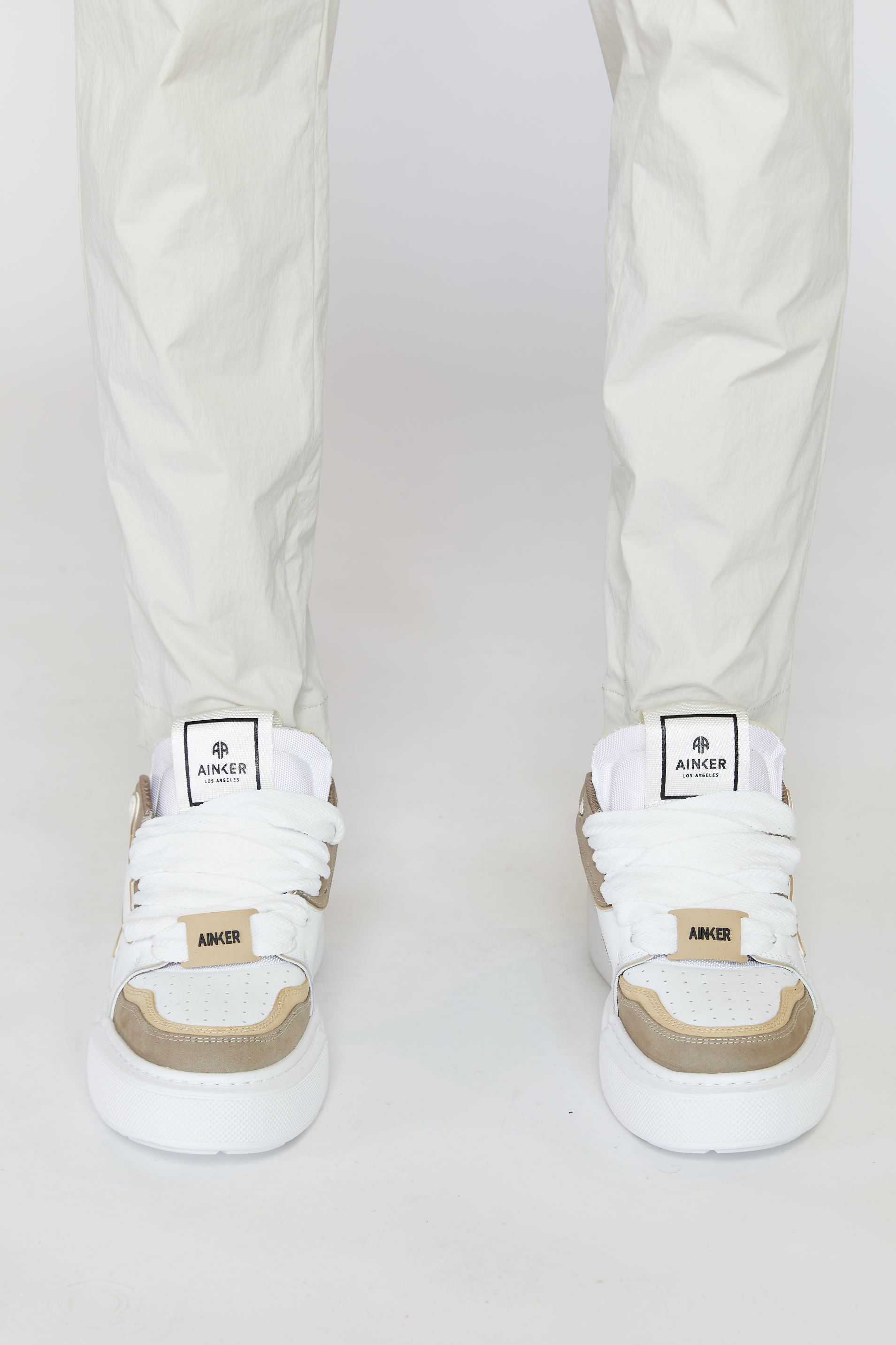 BACKDOOR CREAM / WHITE SNEAKERS