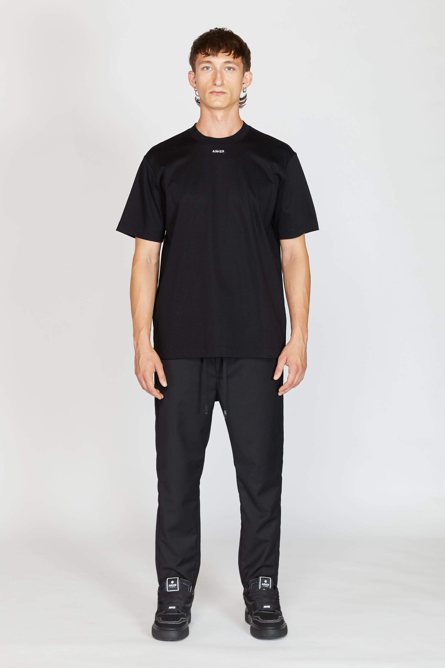 AINKER BLACK T-SHIRT