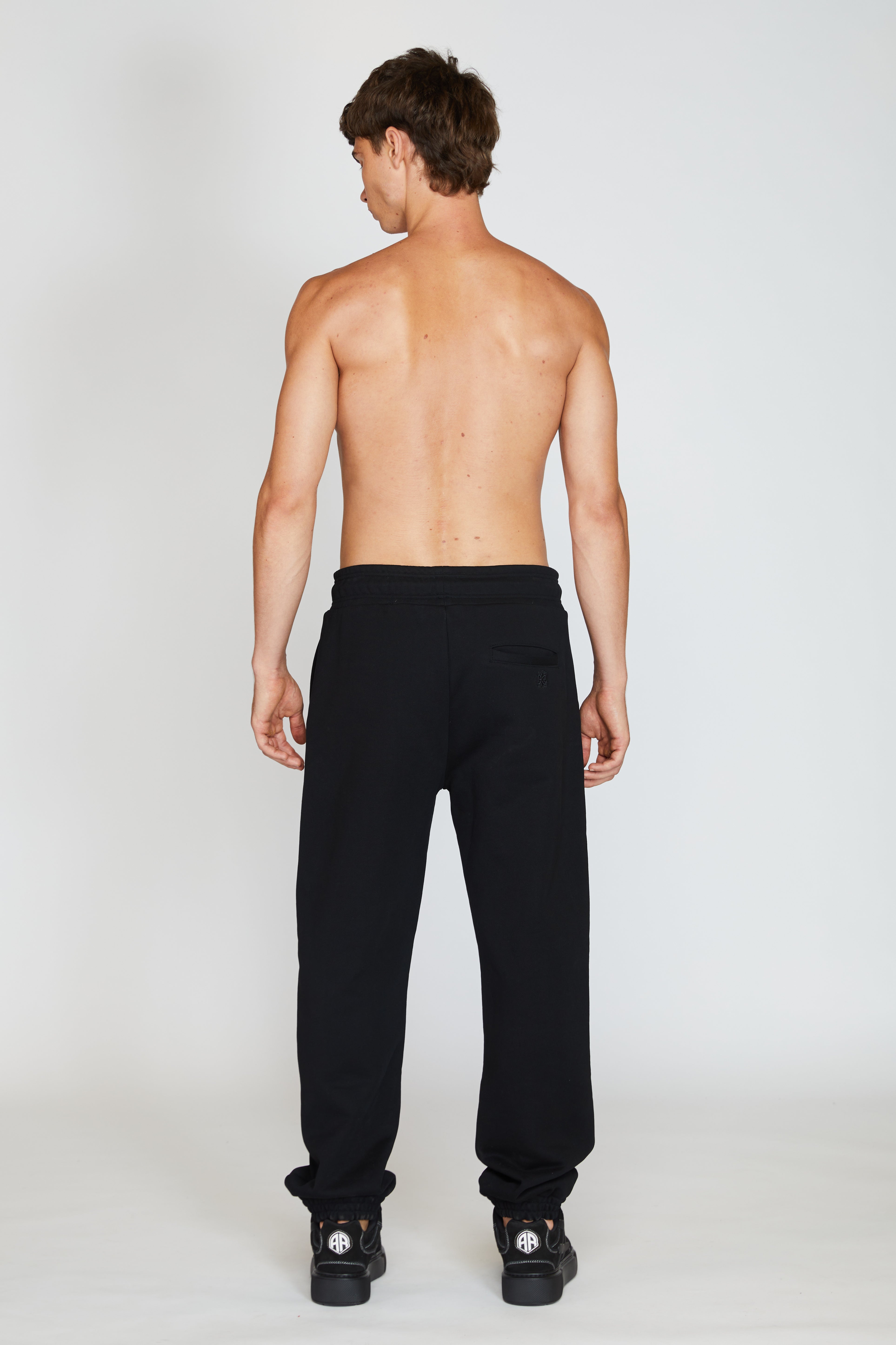 CHATEAU BLACK SWEATPANTS