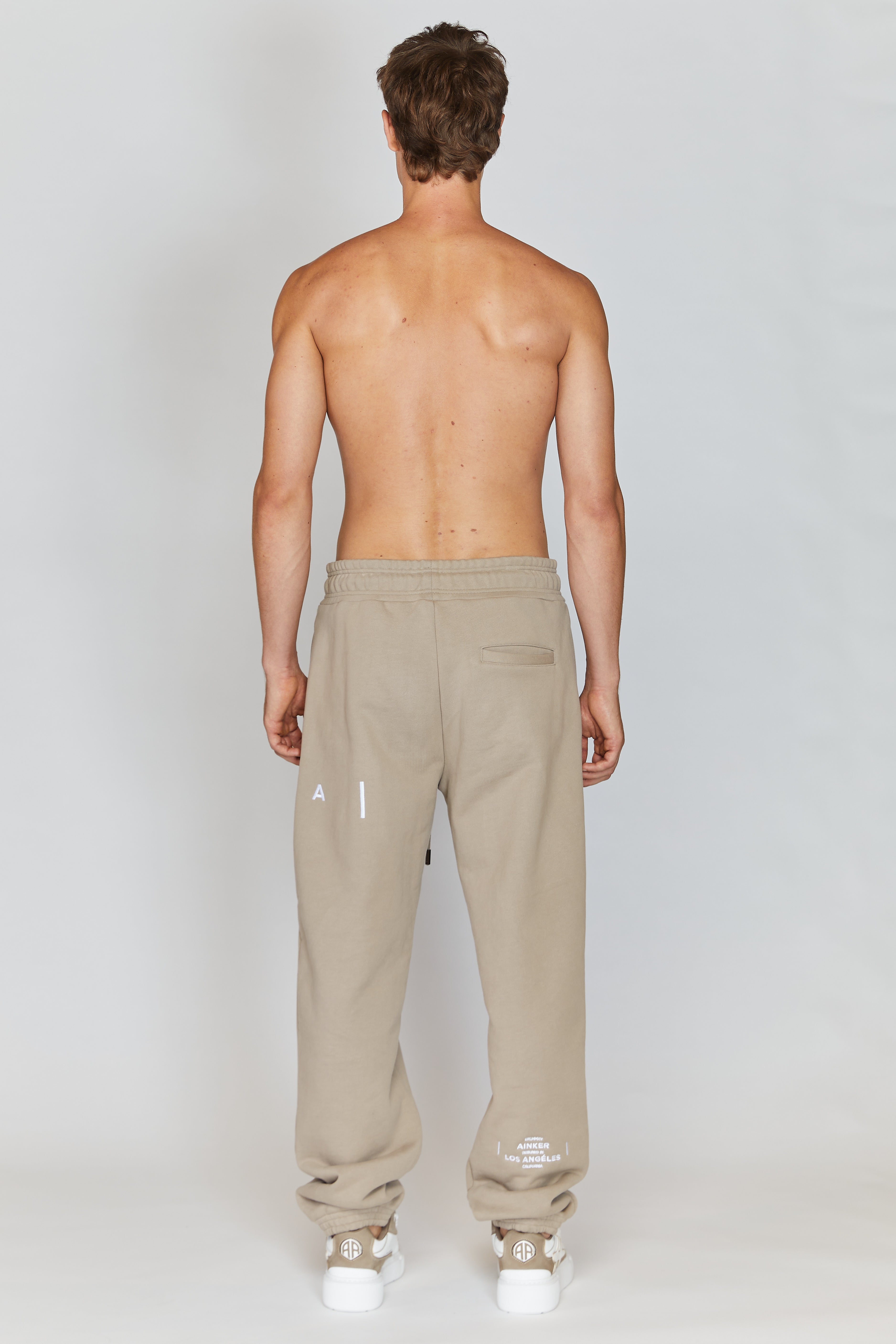 AR MOCHA SWEATPANTS