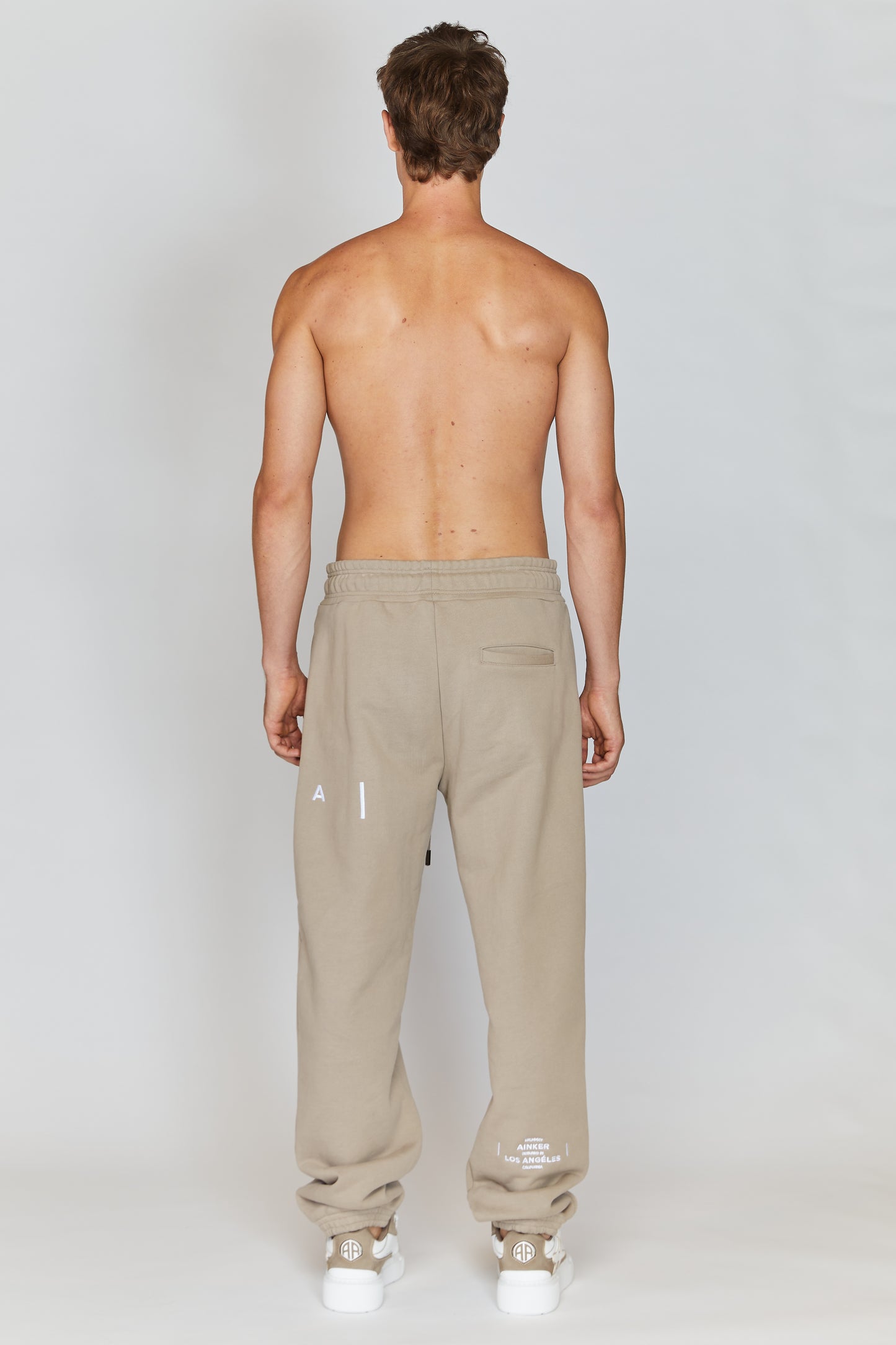 AR MOCHA SWEATPANTS