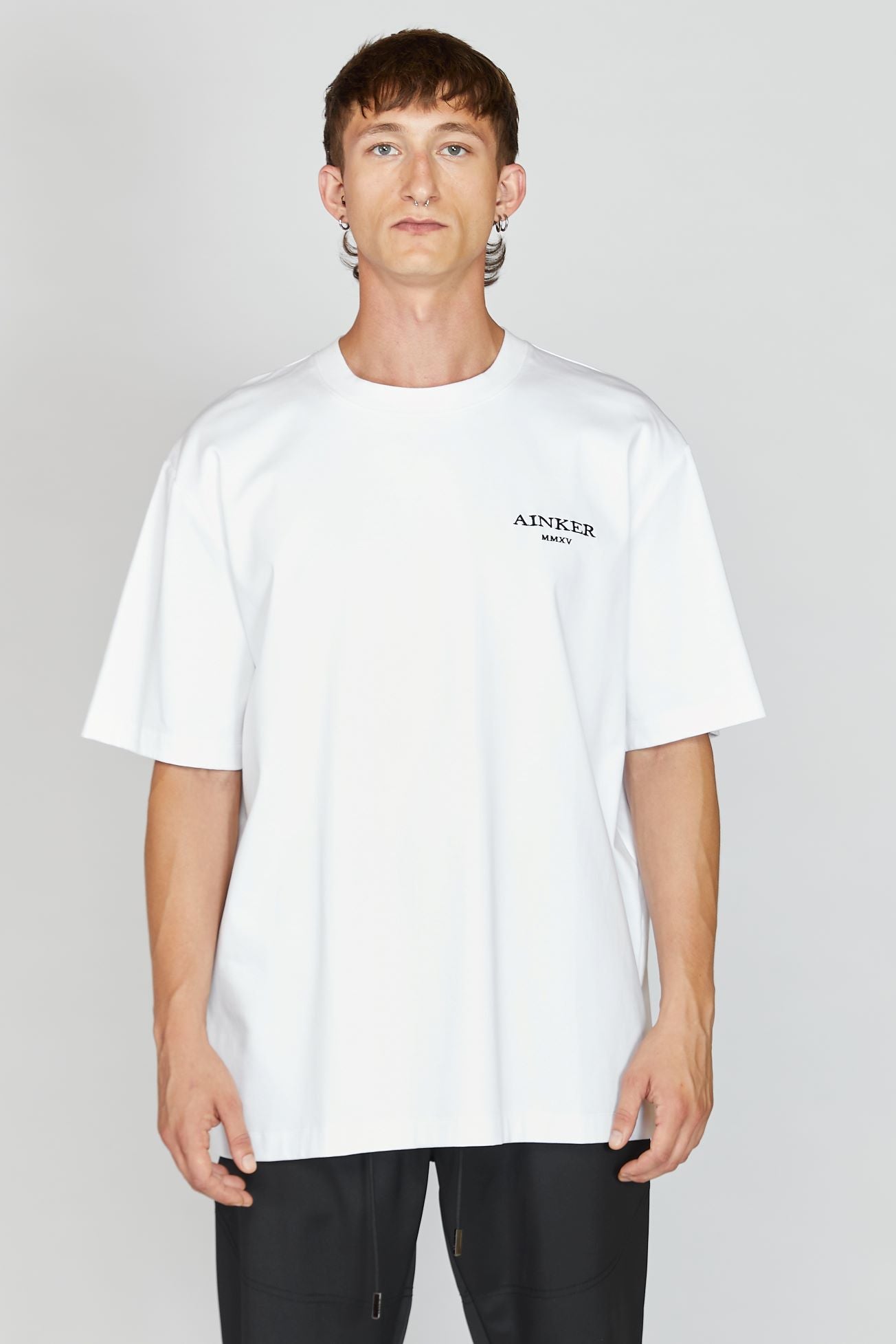 AINKER WHITE WATCH T-SHIRT