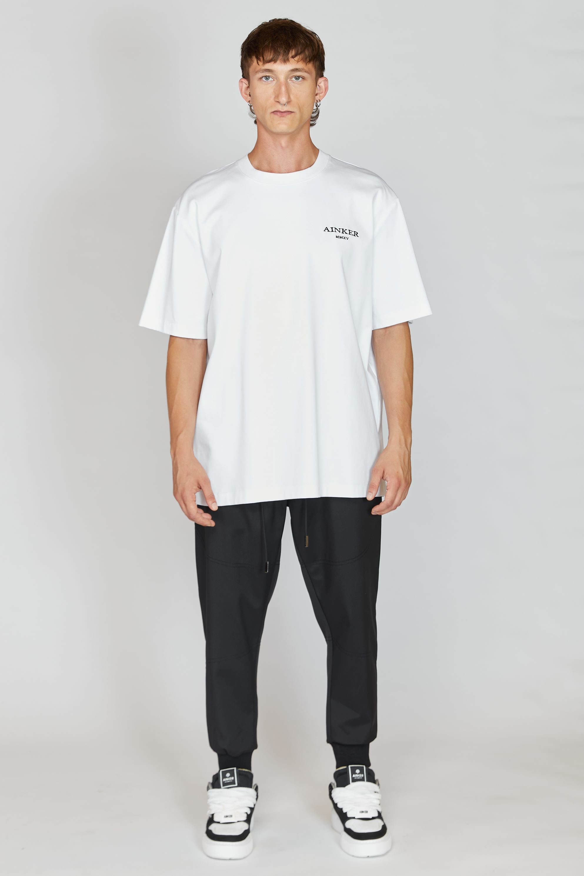 AINKER WHITE WATCH T-SHIRT