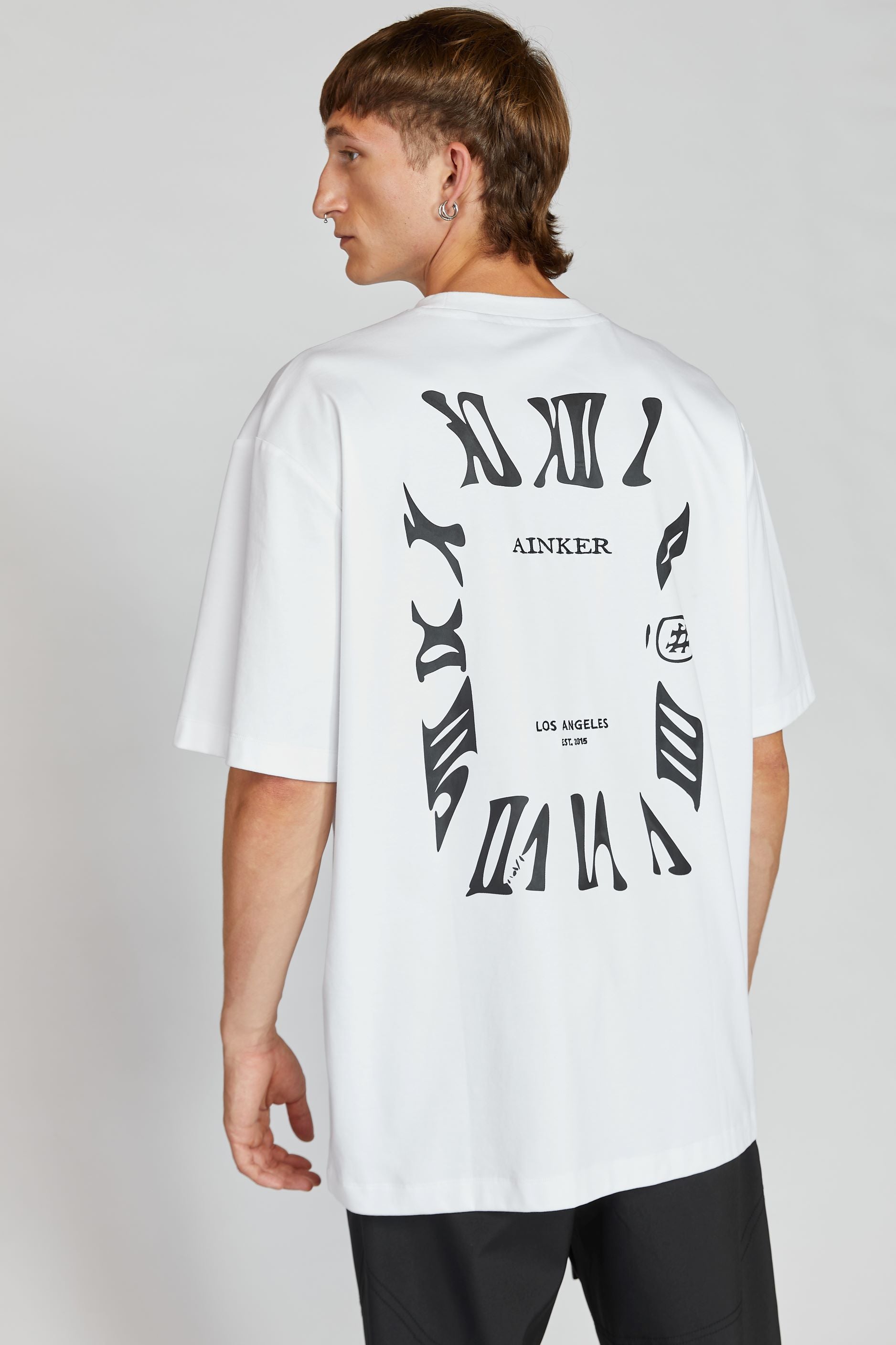 AINKER WHITE WATCH T-SHIRT