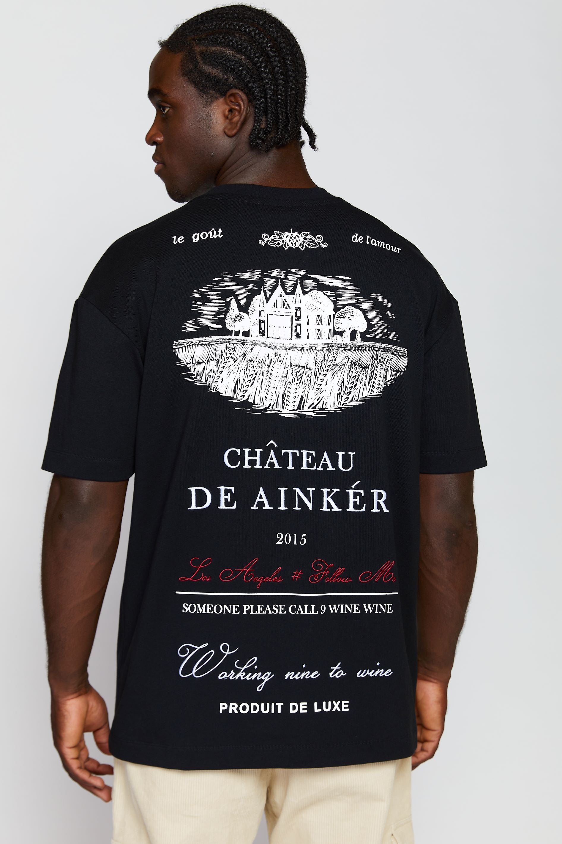 AINKER BLACK CHATEAU T-SHIRT