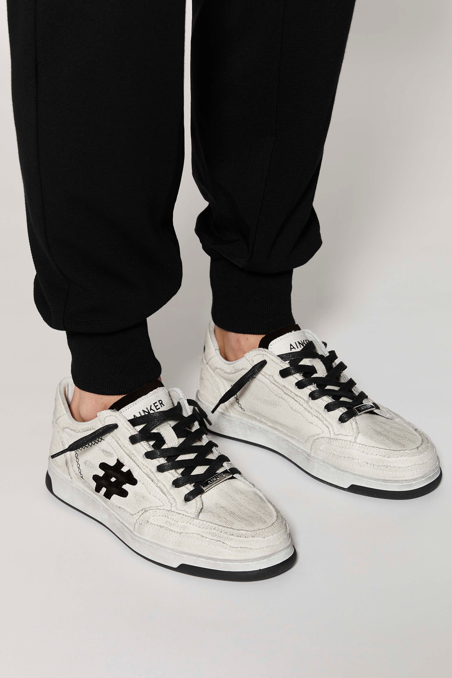 Lay Up Canvas Black White