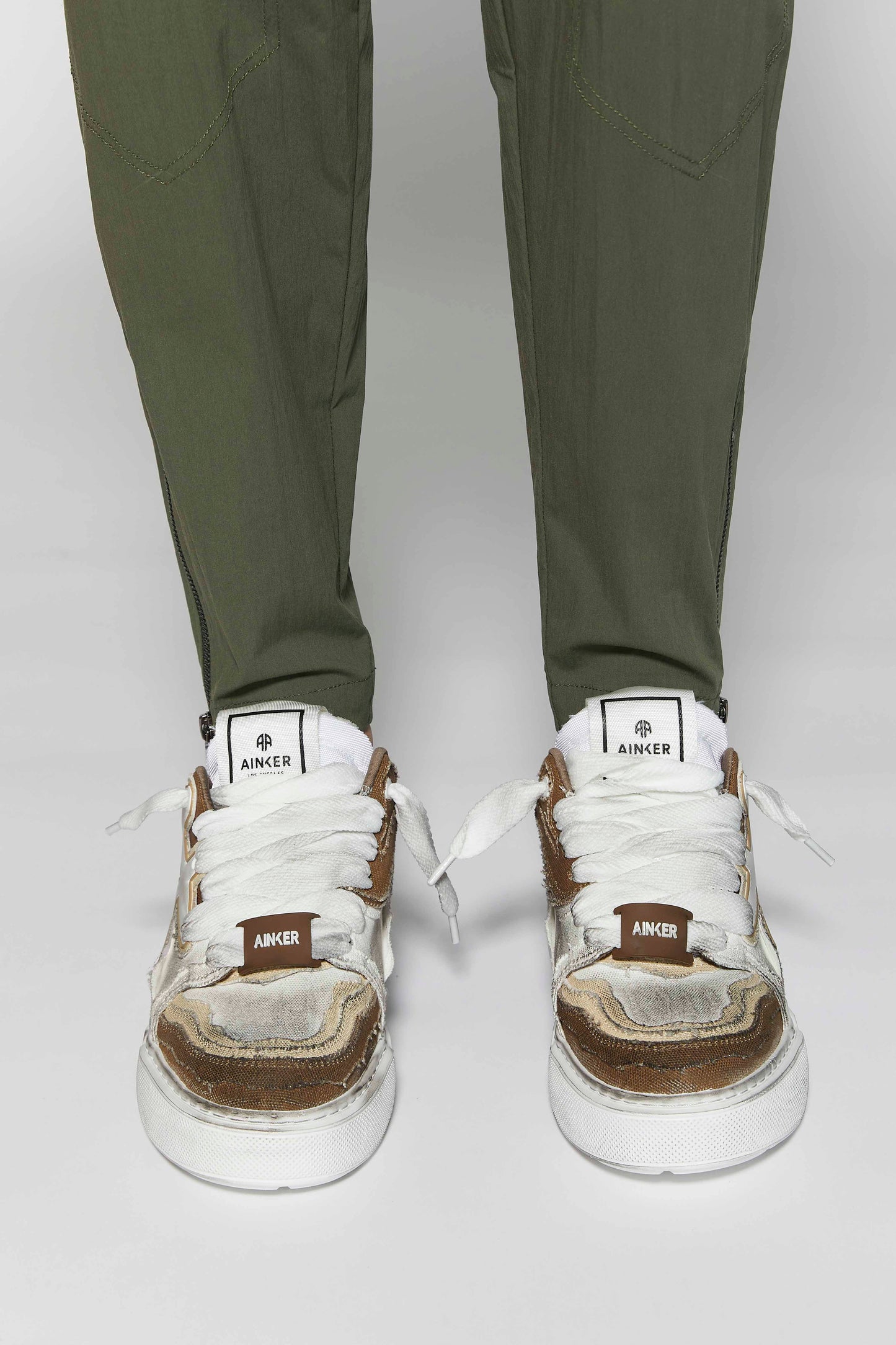 Backdoor Canvas White Brown