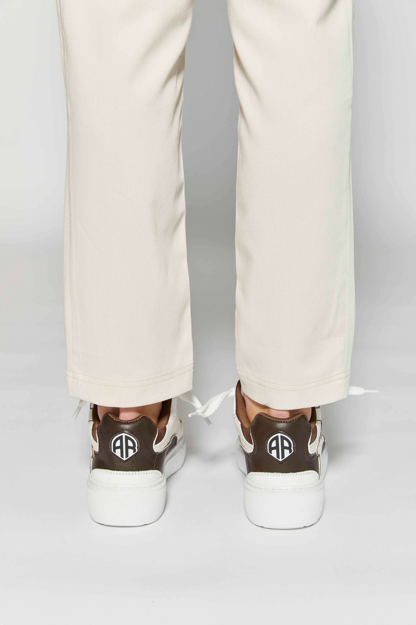 Backdoor Leather Coffee White