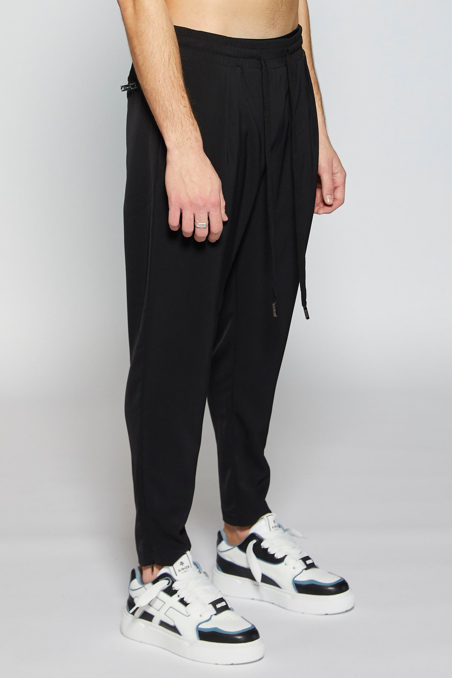 Straight 260 Black Pants