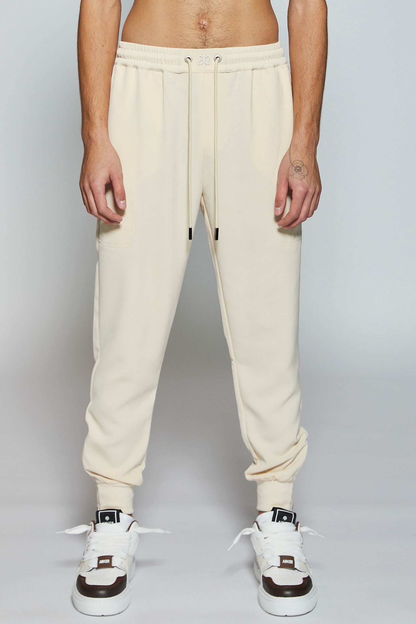 Elegant Jogging 251 Off-White Pants