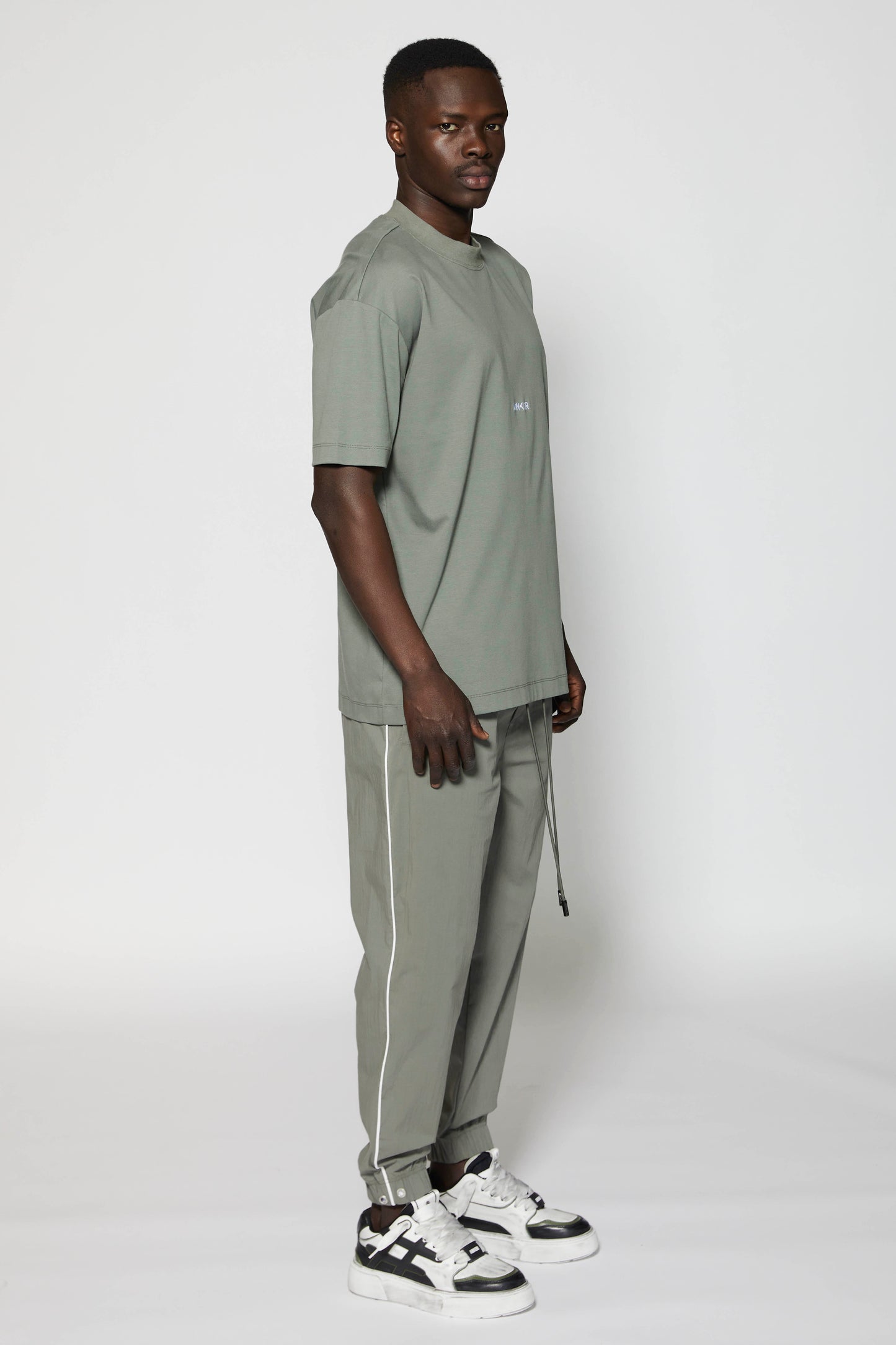 AINKER 229 Gray T-Shirt