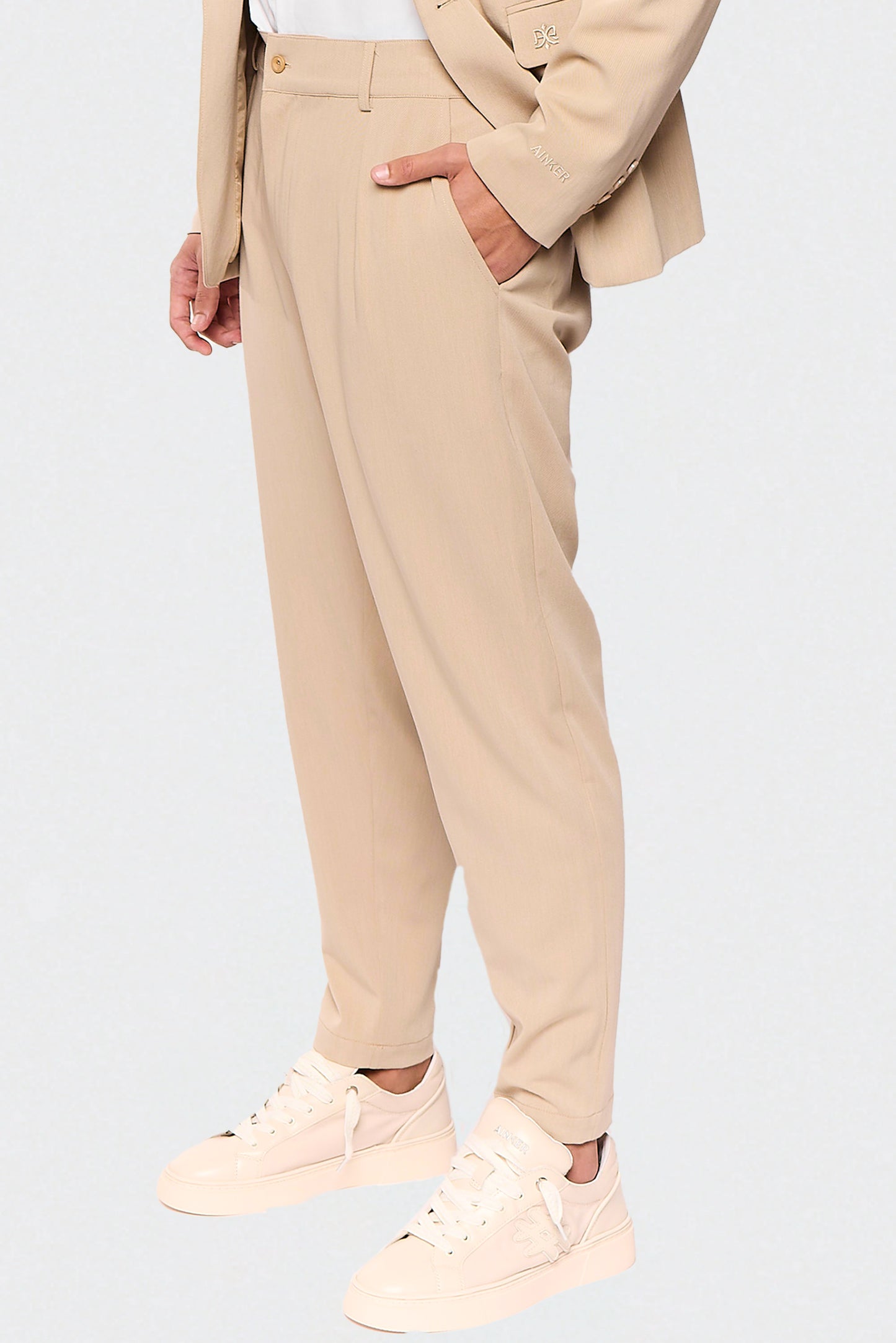 Elegant 750 Off-White Suit Pants