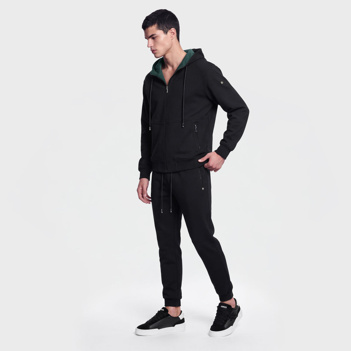 1051 Black Sweatpants
