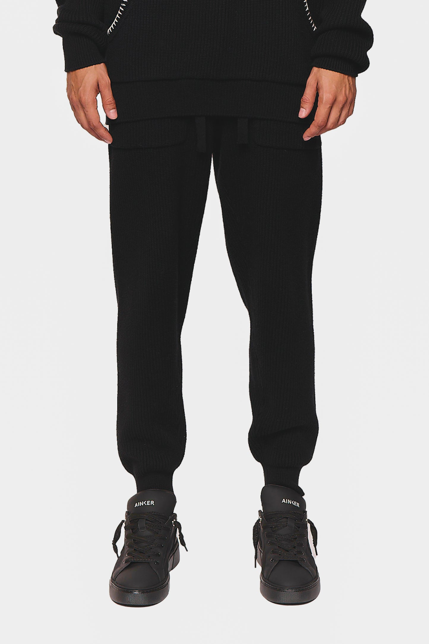 Cashmire Black 628 Bottom